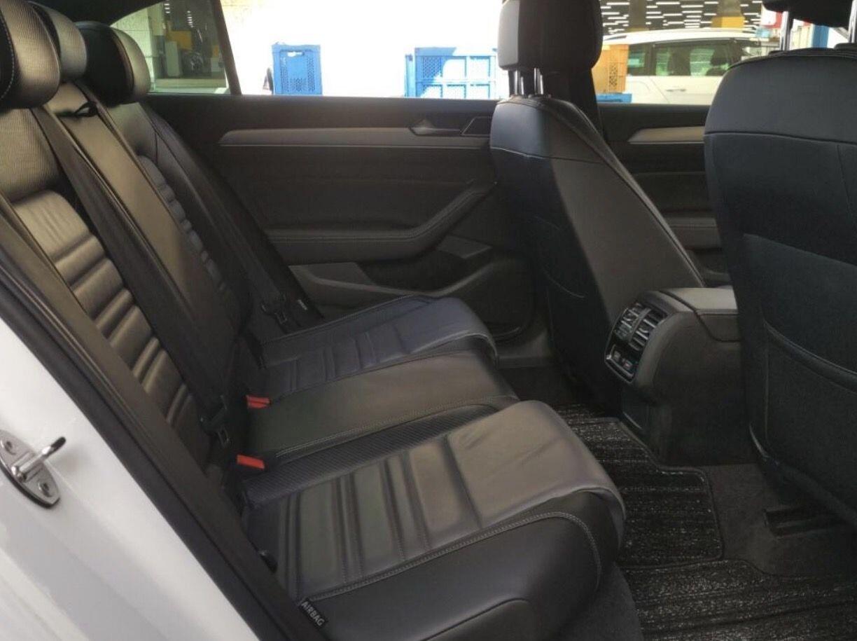 Volkswagen Passat view 6