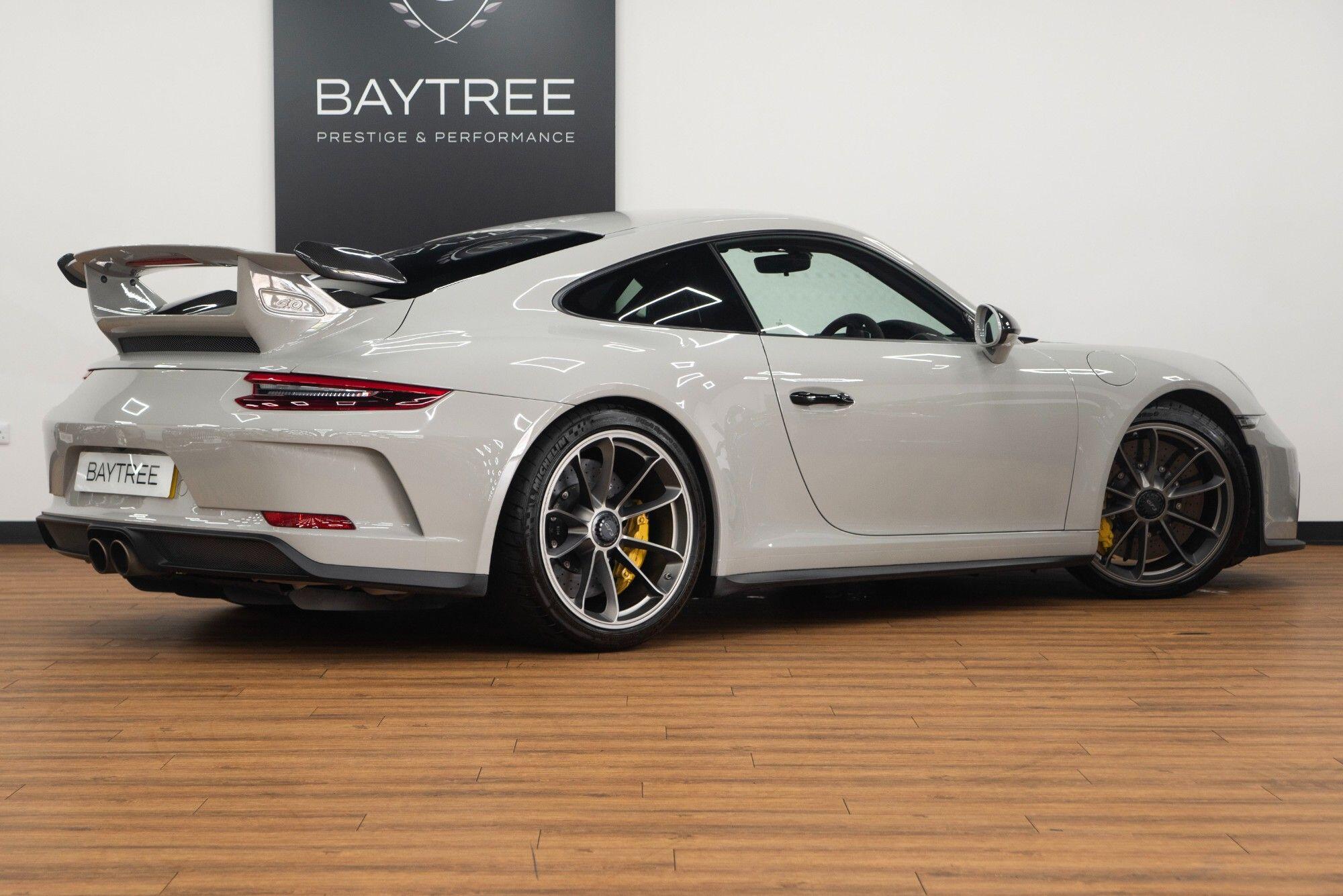 Porsche 911 view 19