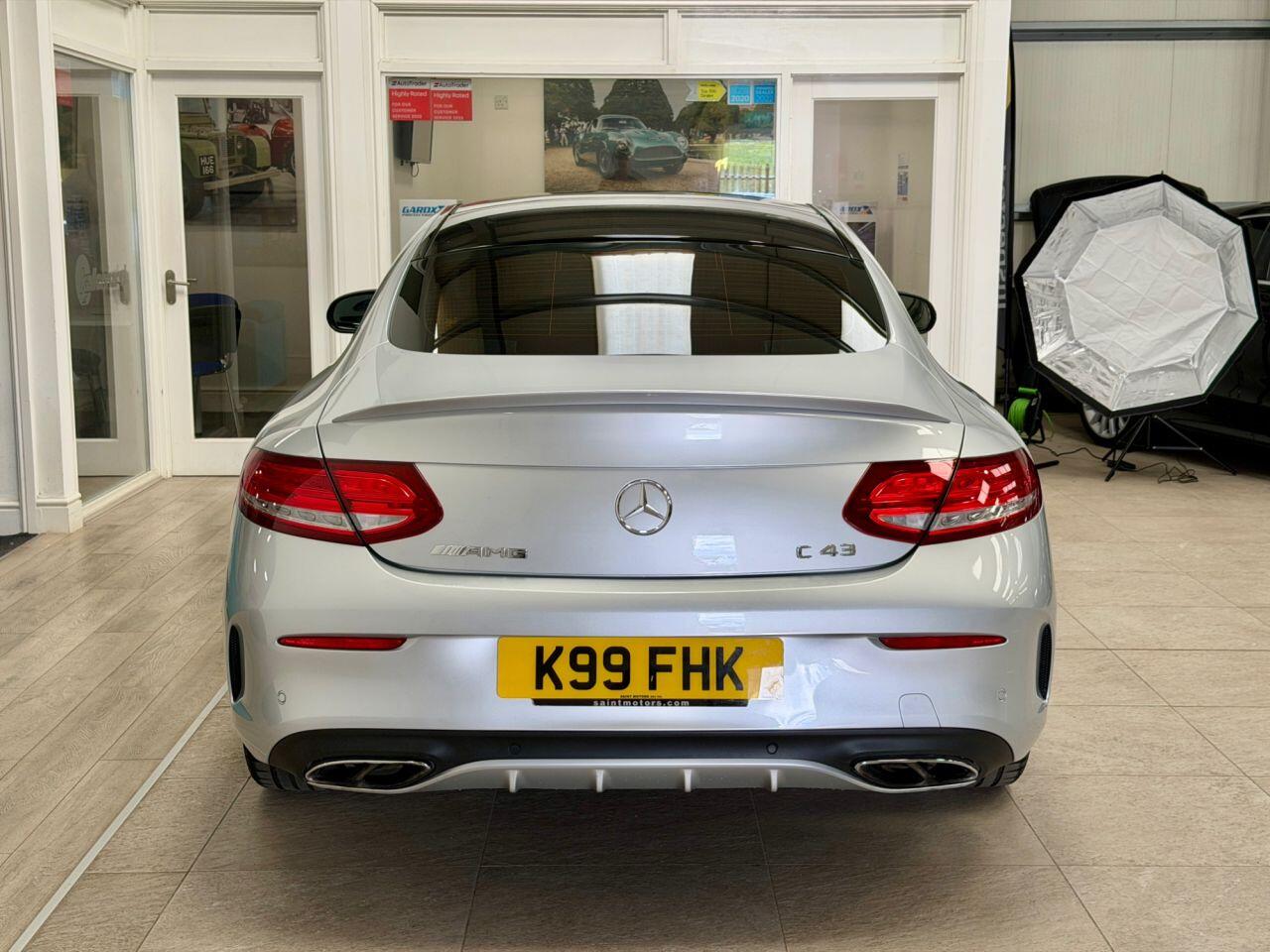 Mercedes-Benz C-Class view 17