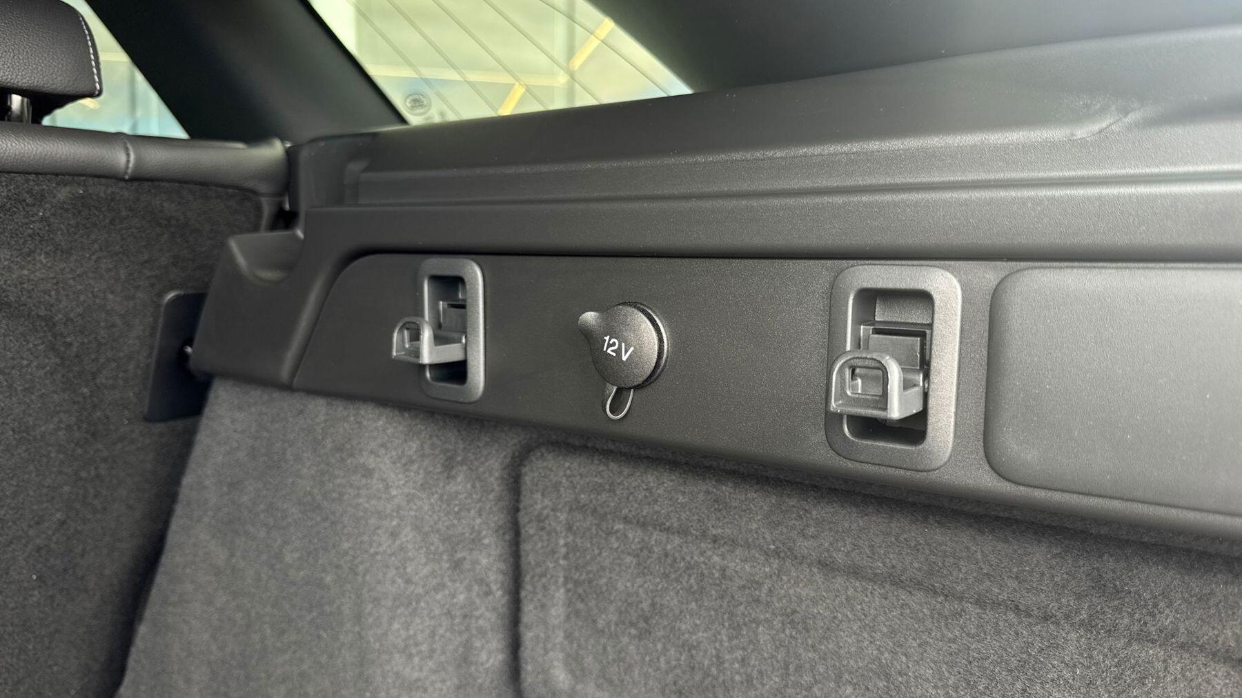 Land Rover Range Rover Velar view 38