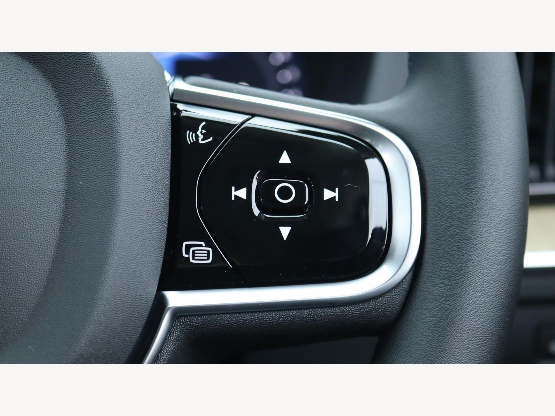 Volvo XC60 view 23