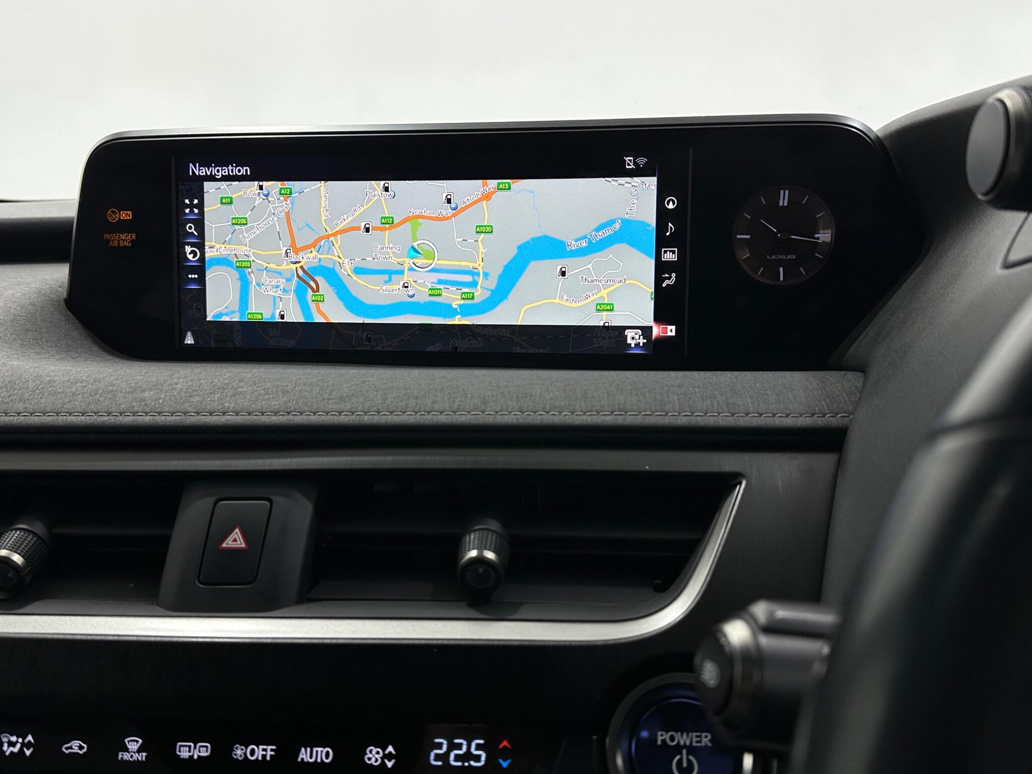 Lexus UX view 23