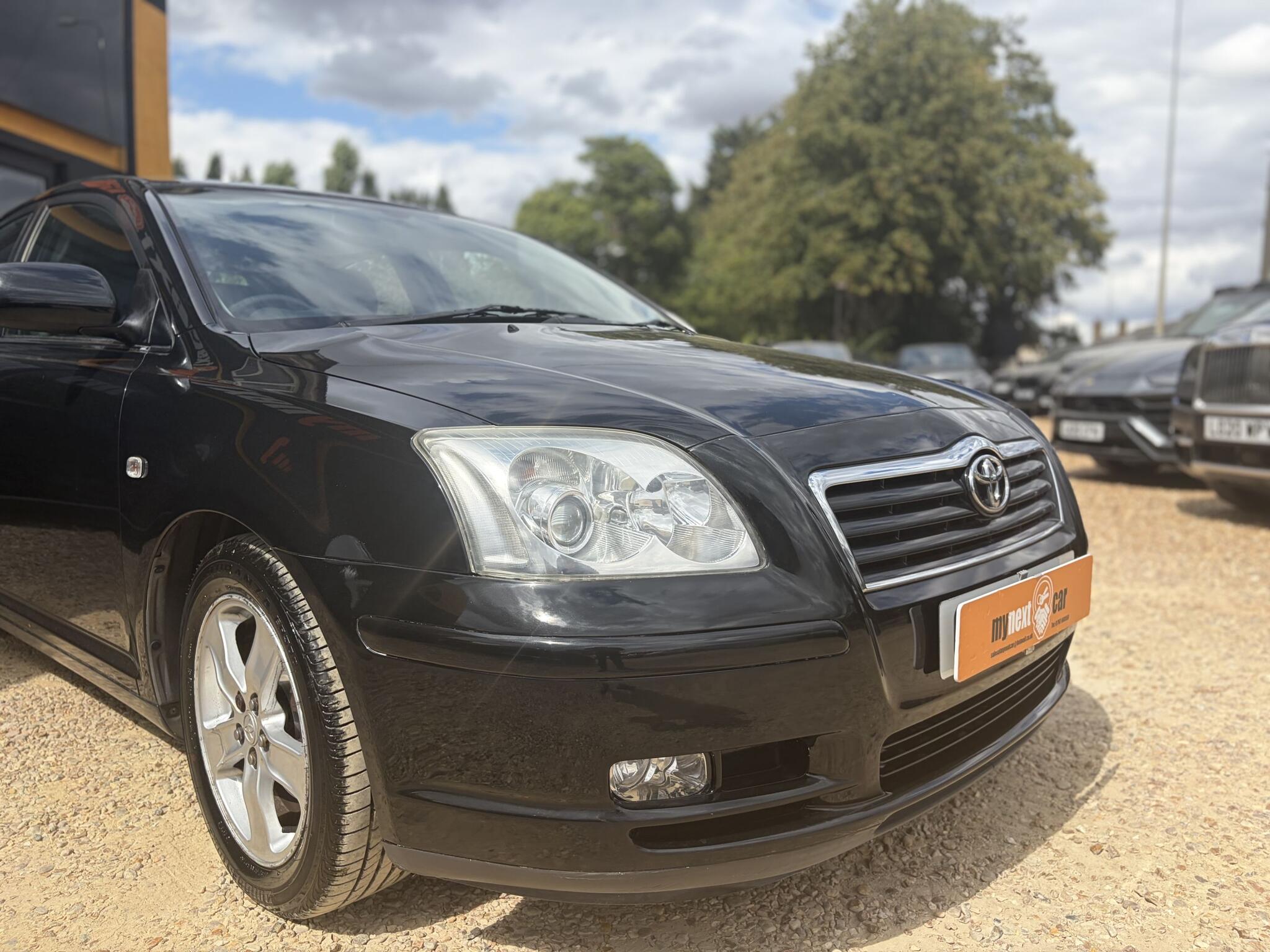 Toyota Avensis view 2