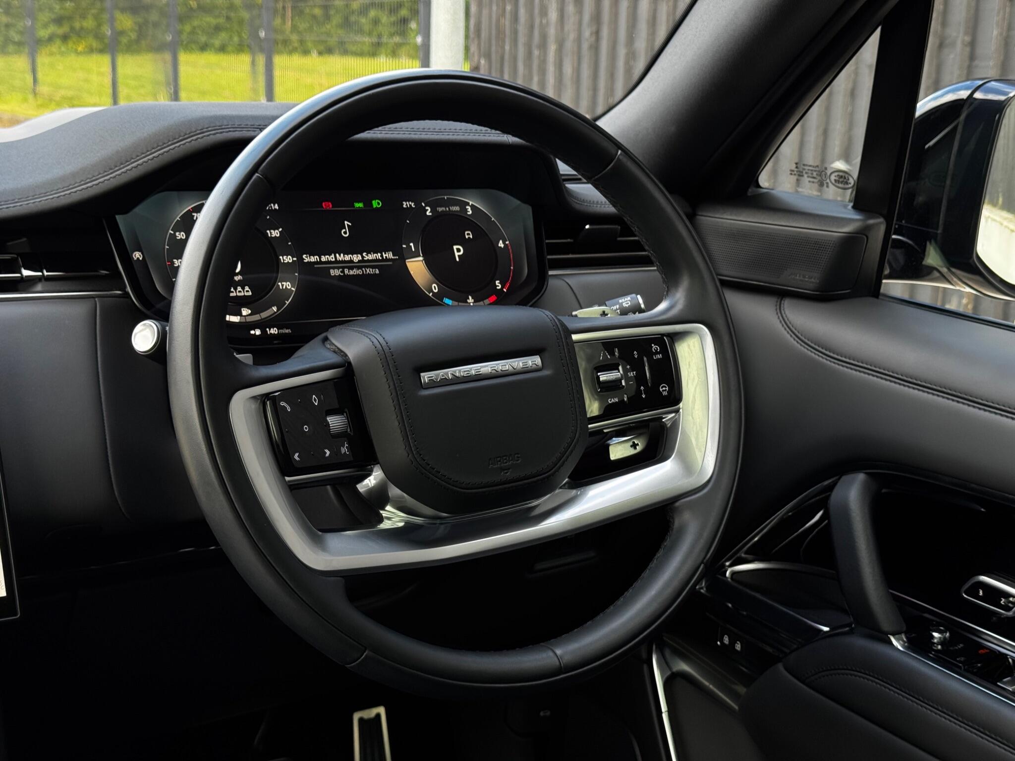 Land Rover Range Rover view 66