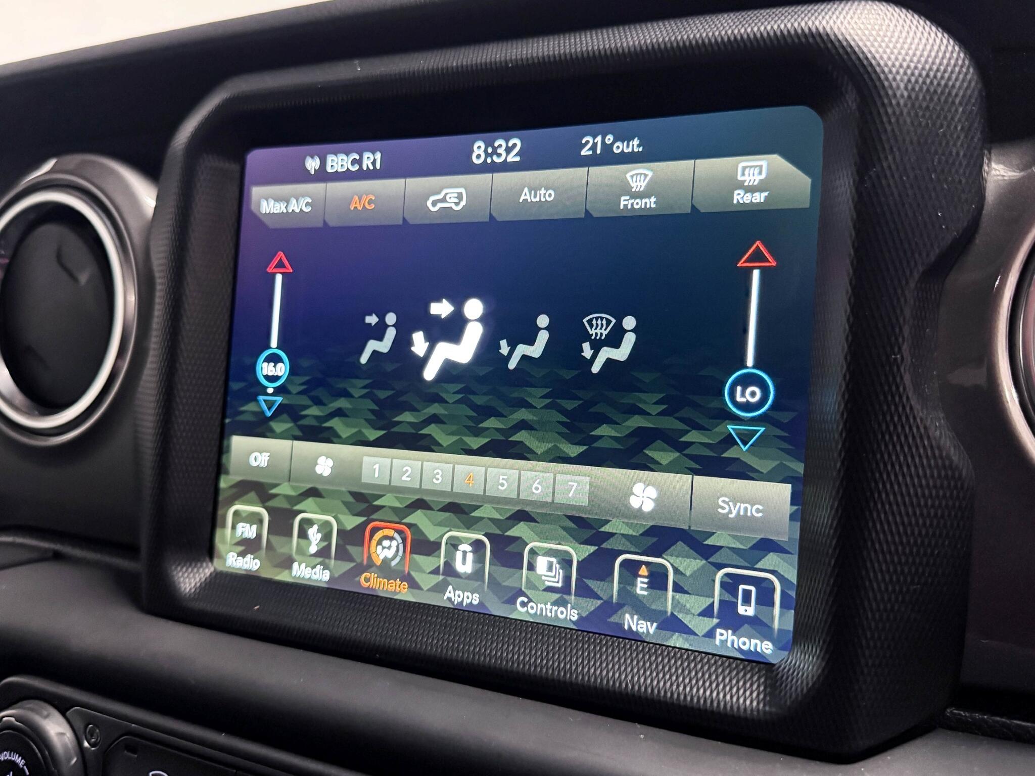 Jeep Wrangler view 38