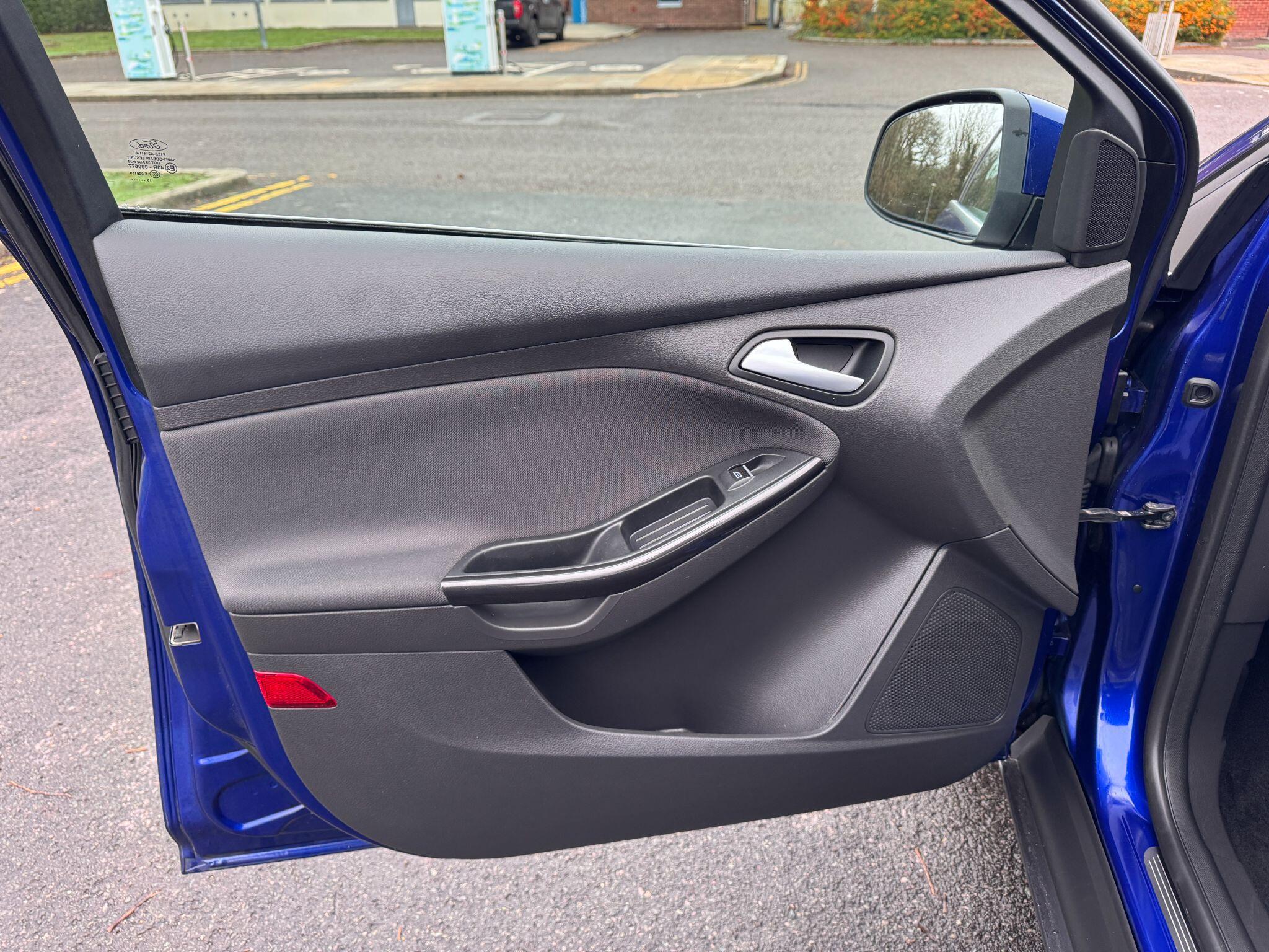 2015 Ford Focus 1.0T EcoBoost Titanium Euro 6 (s/s) 5dr • 75,000 miles image 42