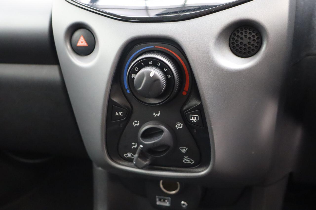 Toyota Aygo view 13