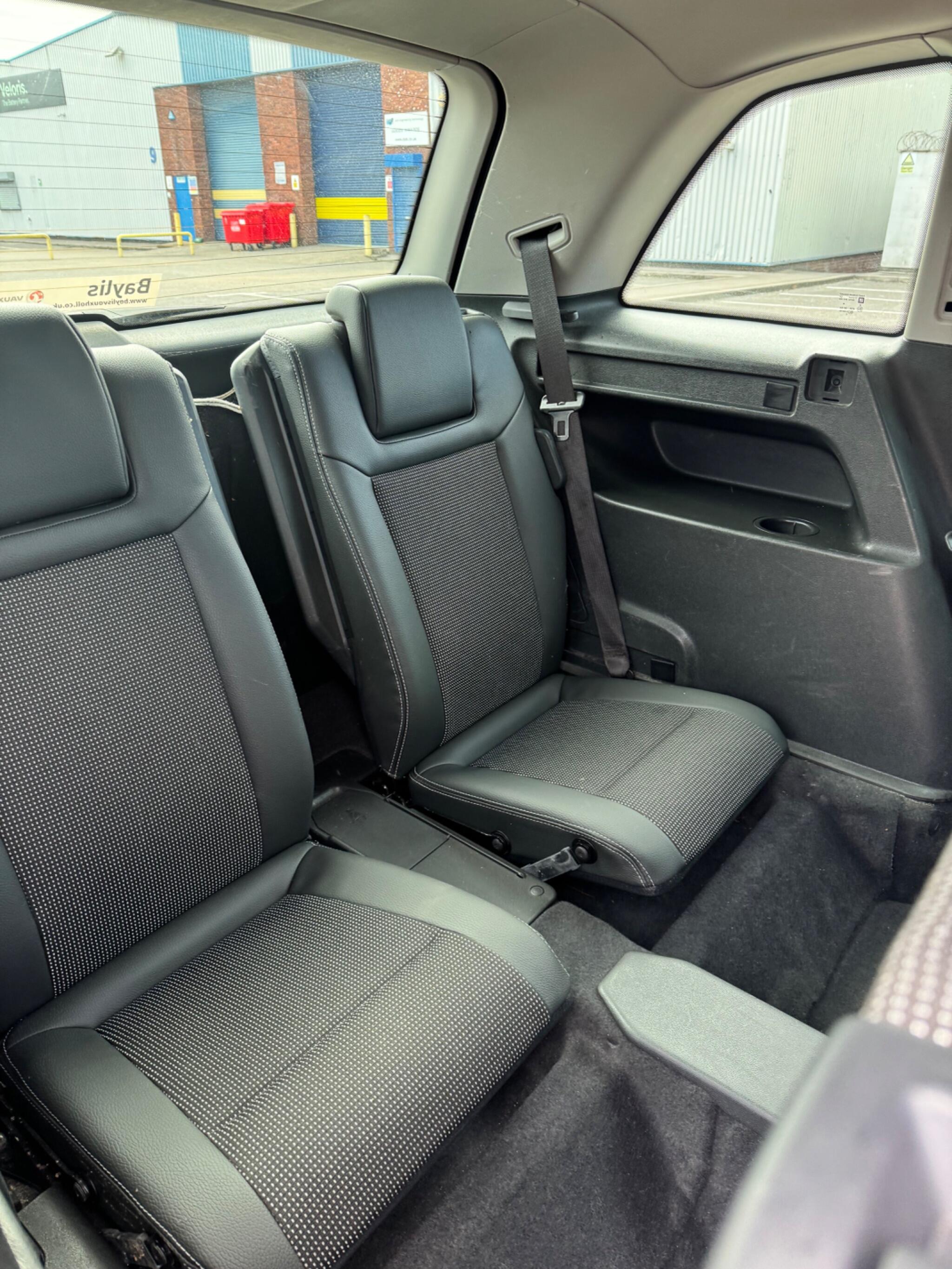 Vauxhall Zafira view 33
