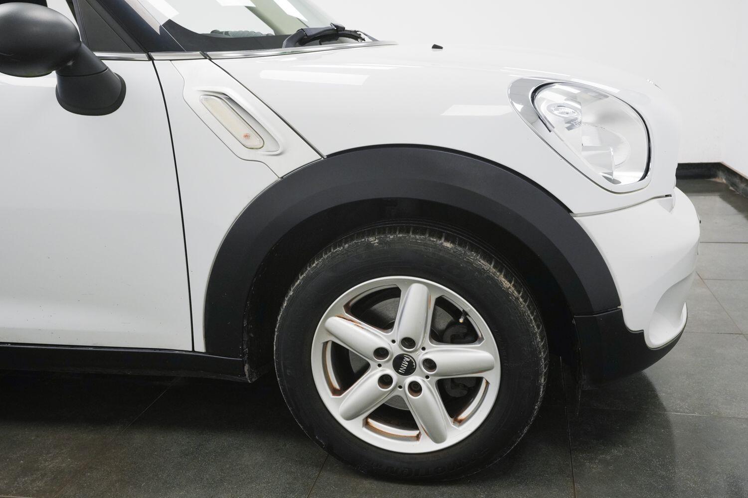 MINI Countryman view 4
