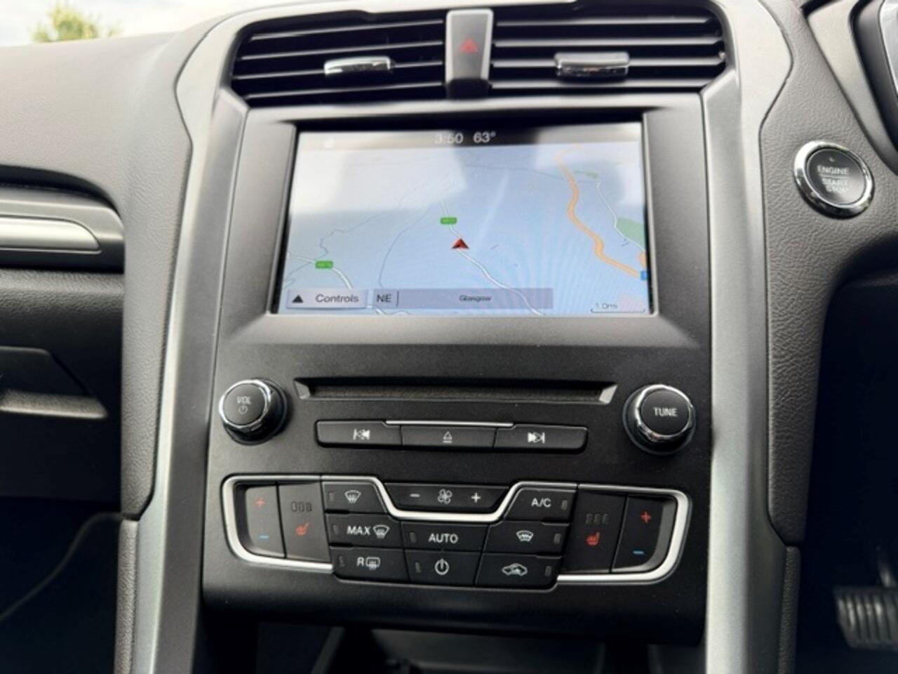 Ford Mondeo view 25
