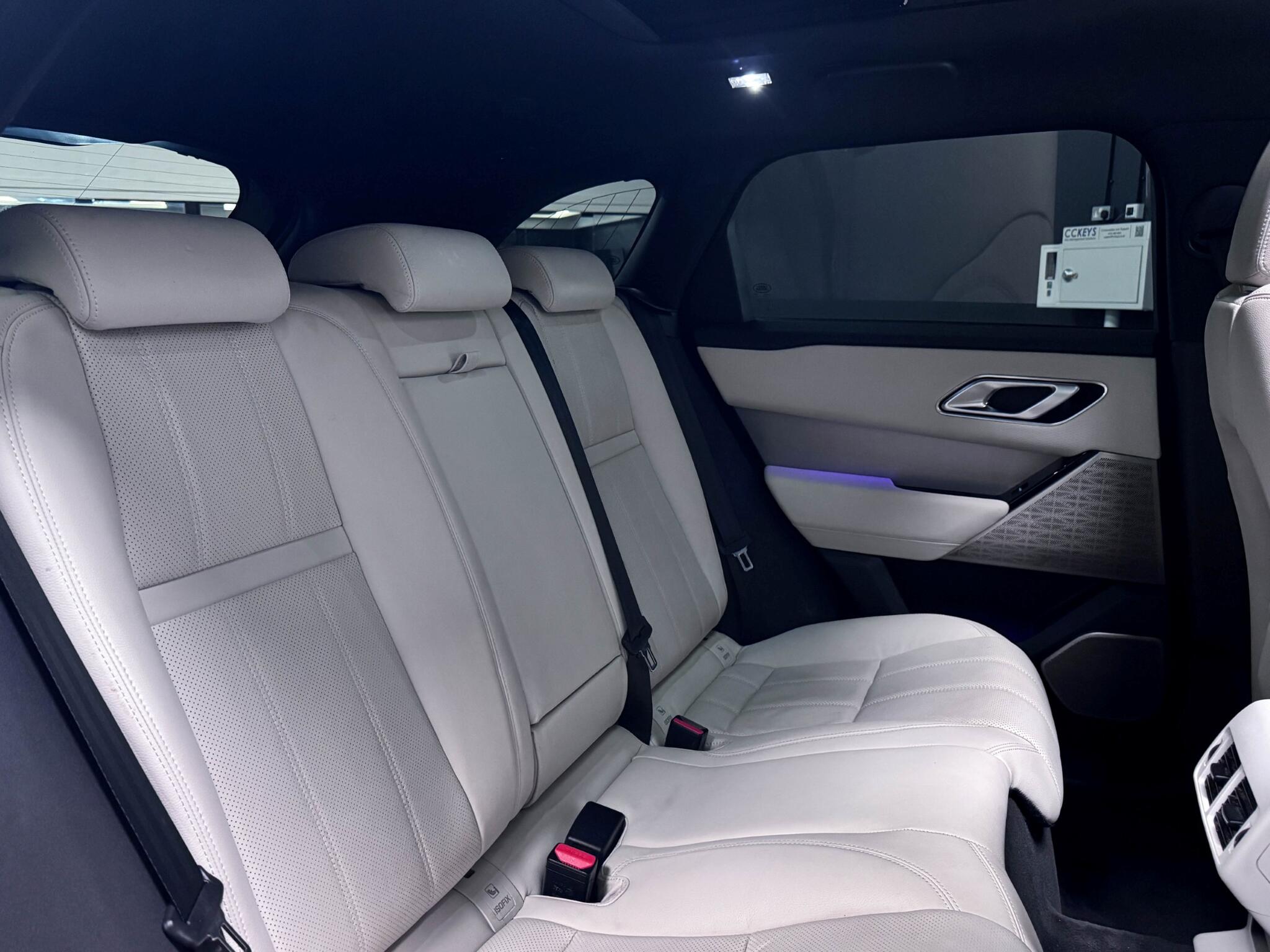 Land Rover Range Rover Velar view 8
