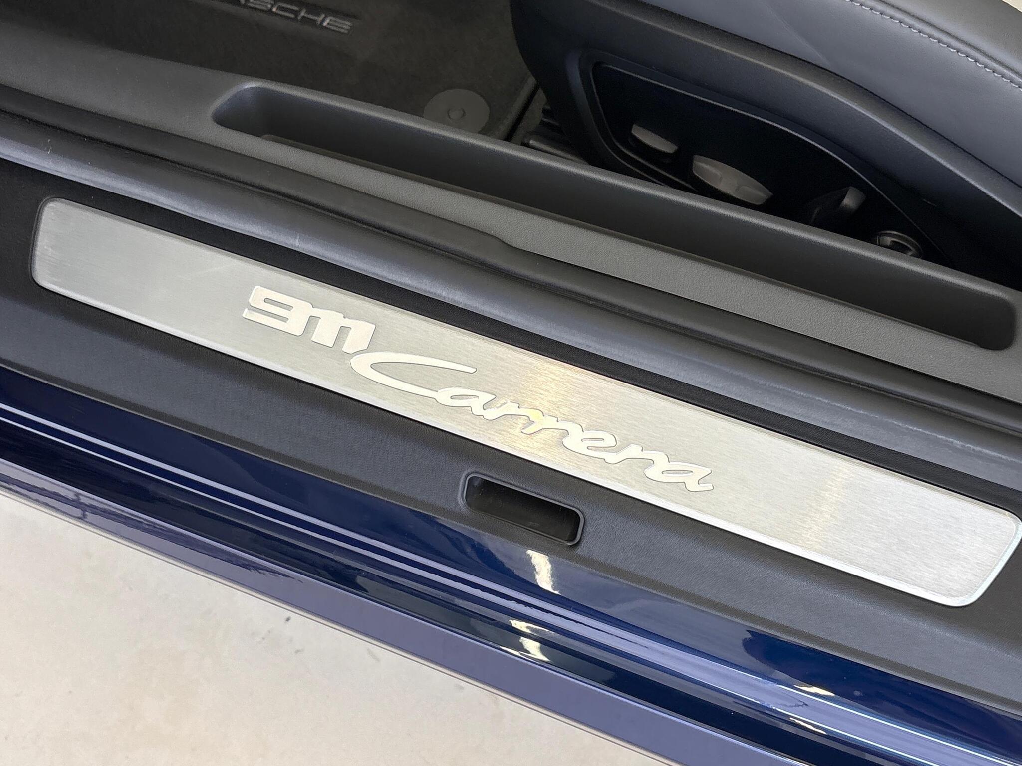 Porsche 911 view 30
