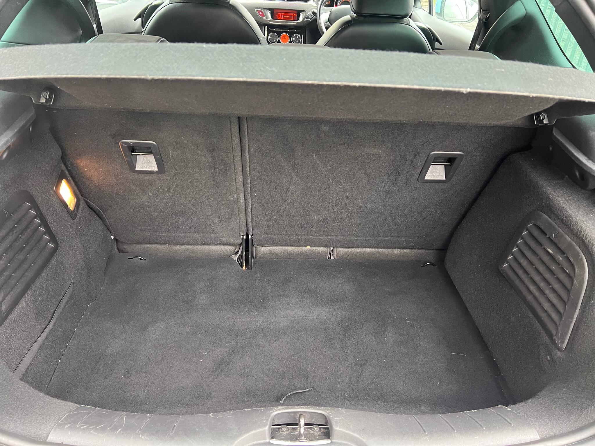 2010 Citroen DS3 image 29