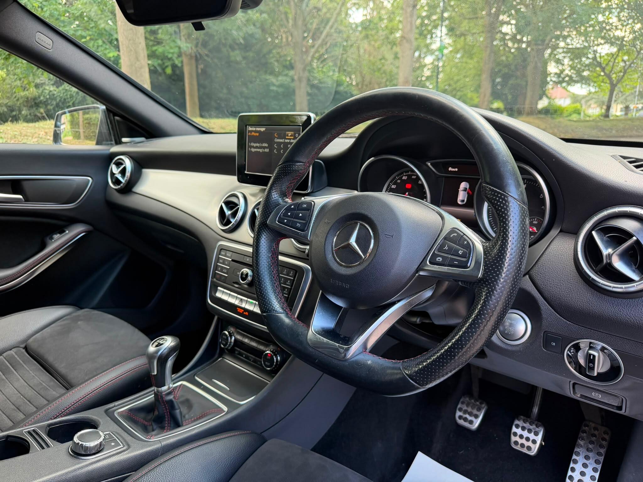 Mercedes-Benz Cla view 12