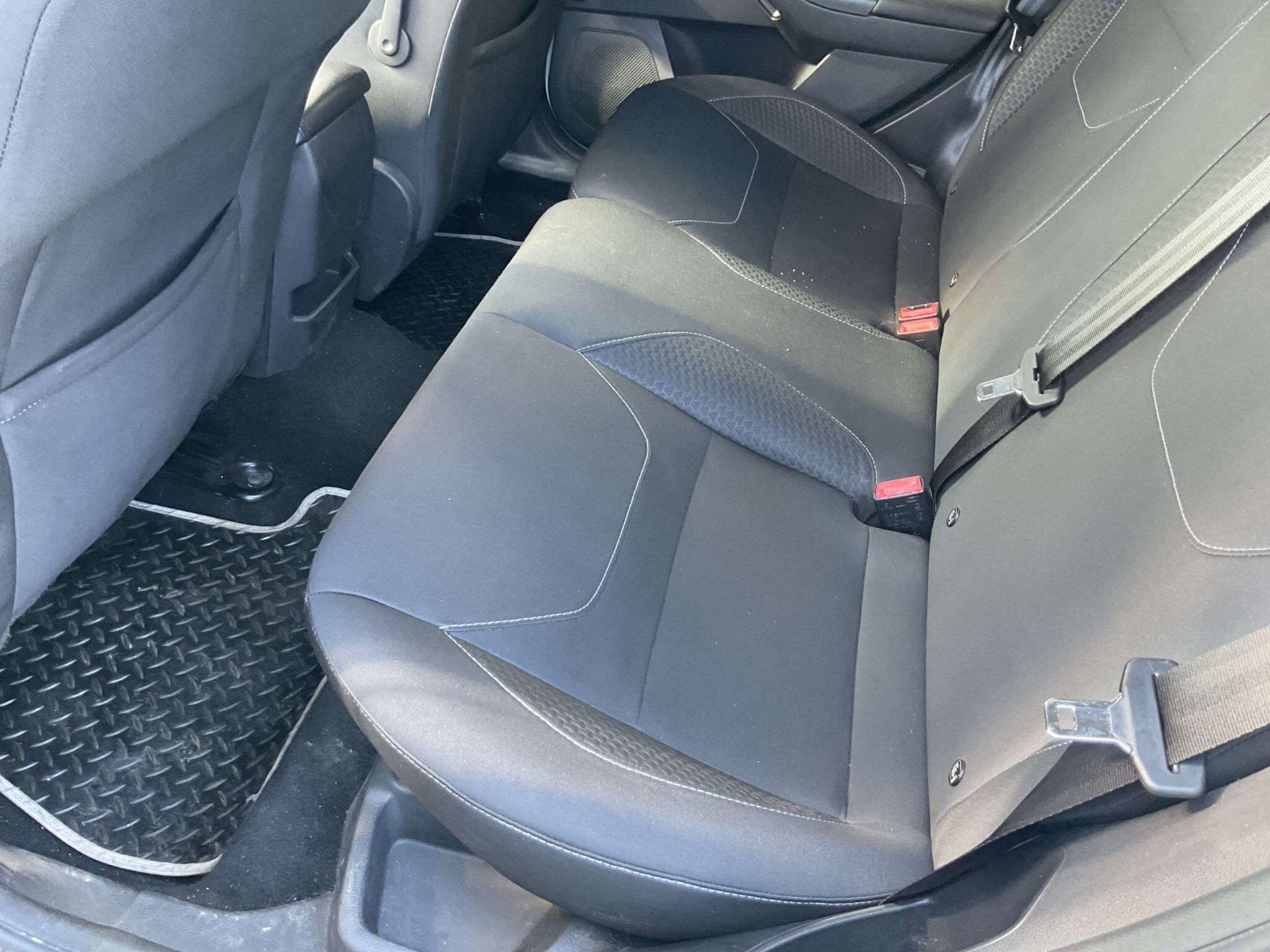 Ford Focus view 7