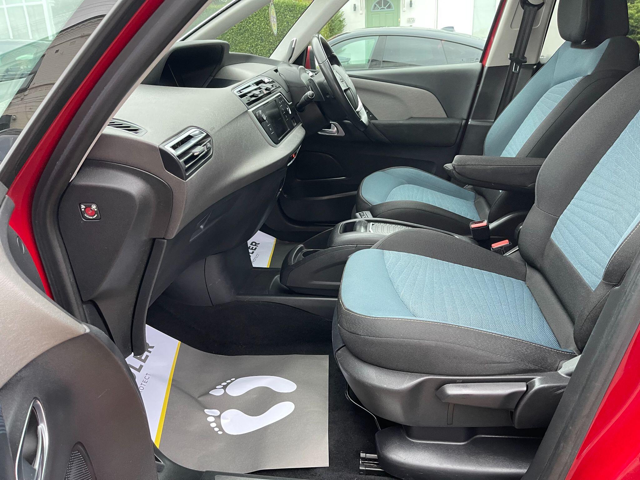 Citroen Grand C4 Picasso view 33