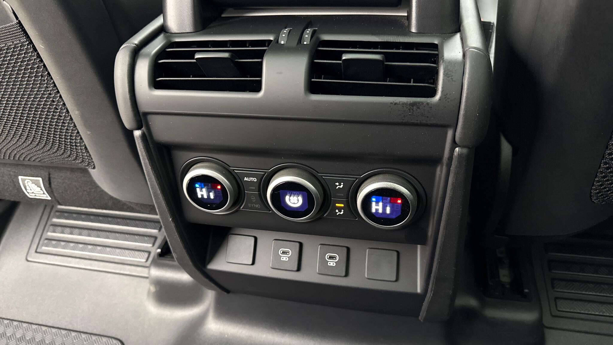 Land Rover Defender view 18