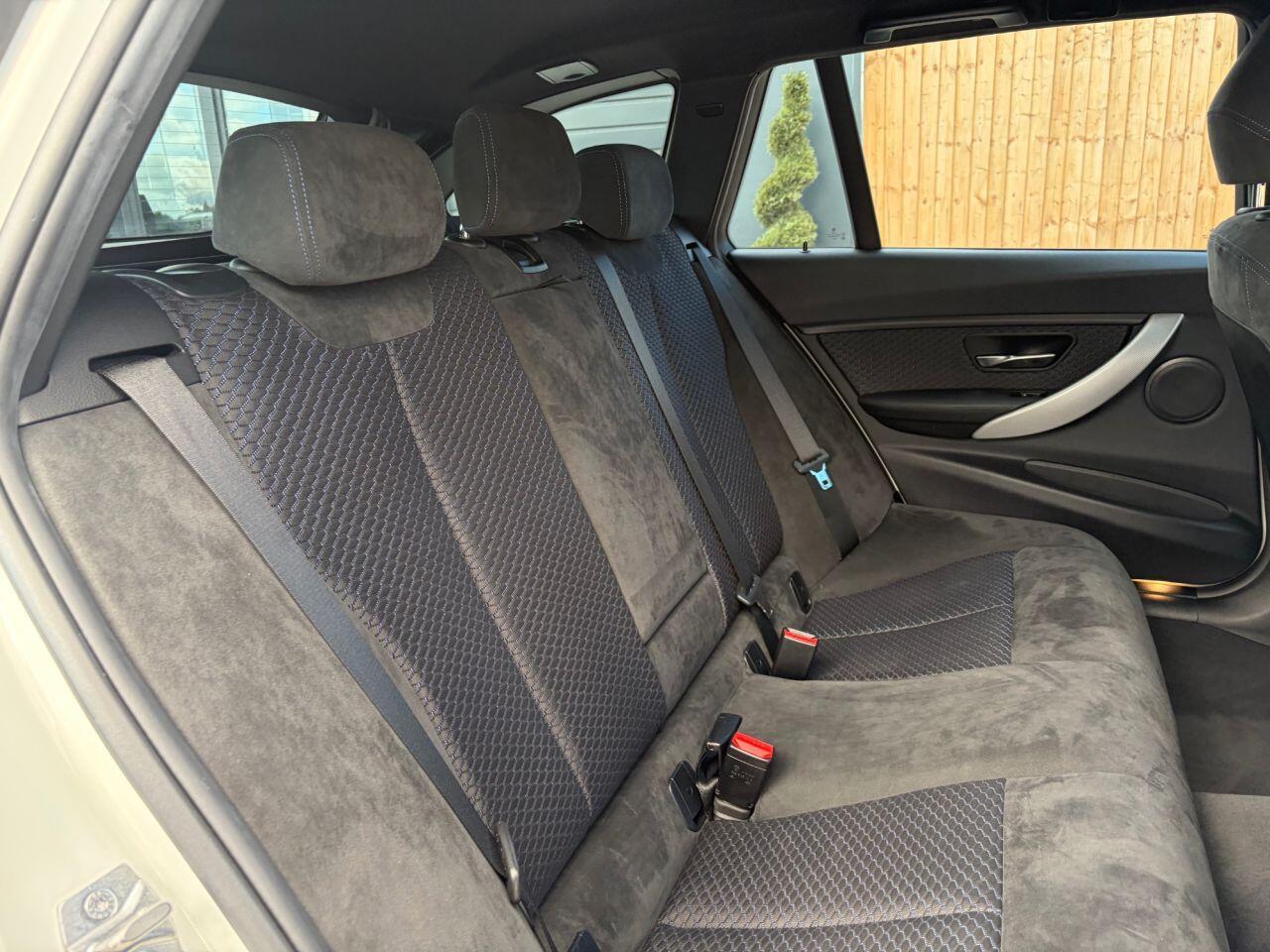 BMW 3 Series view 28