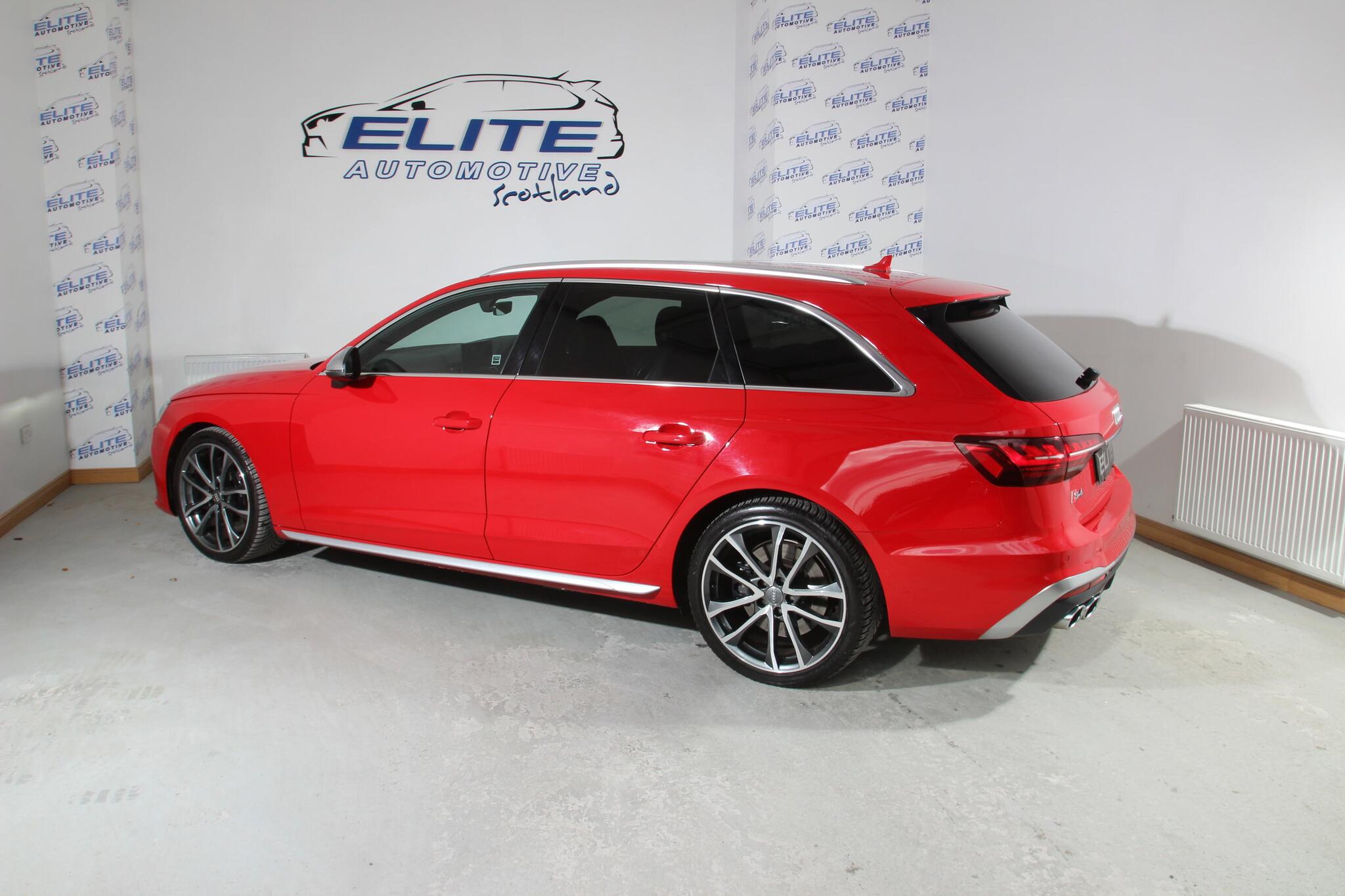 Audi S4 view 9