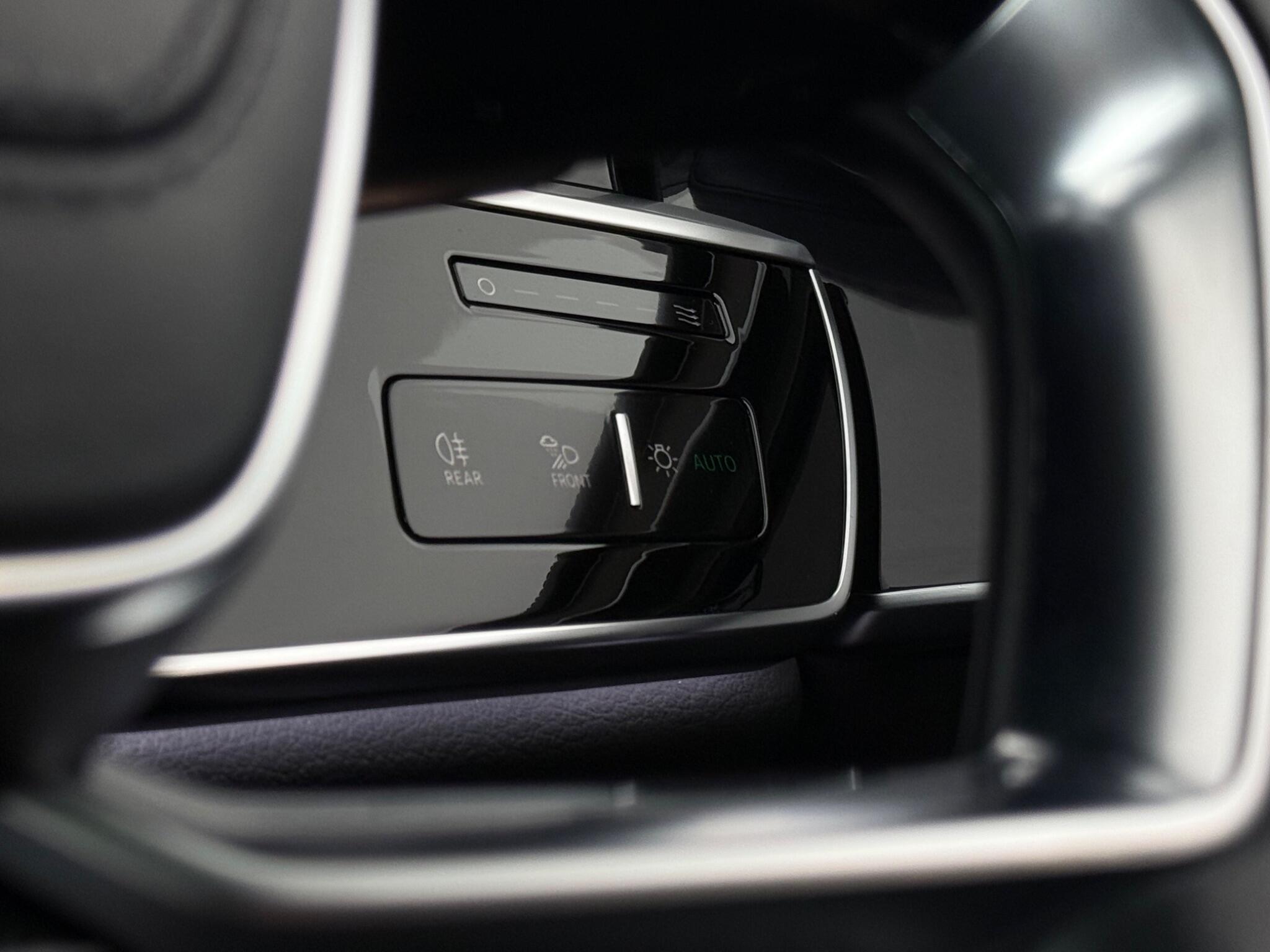 Audi A8 view 17