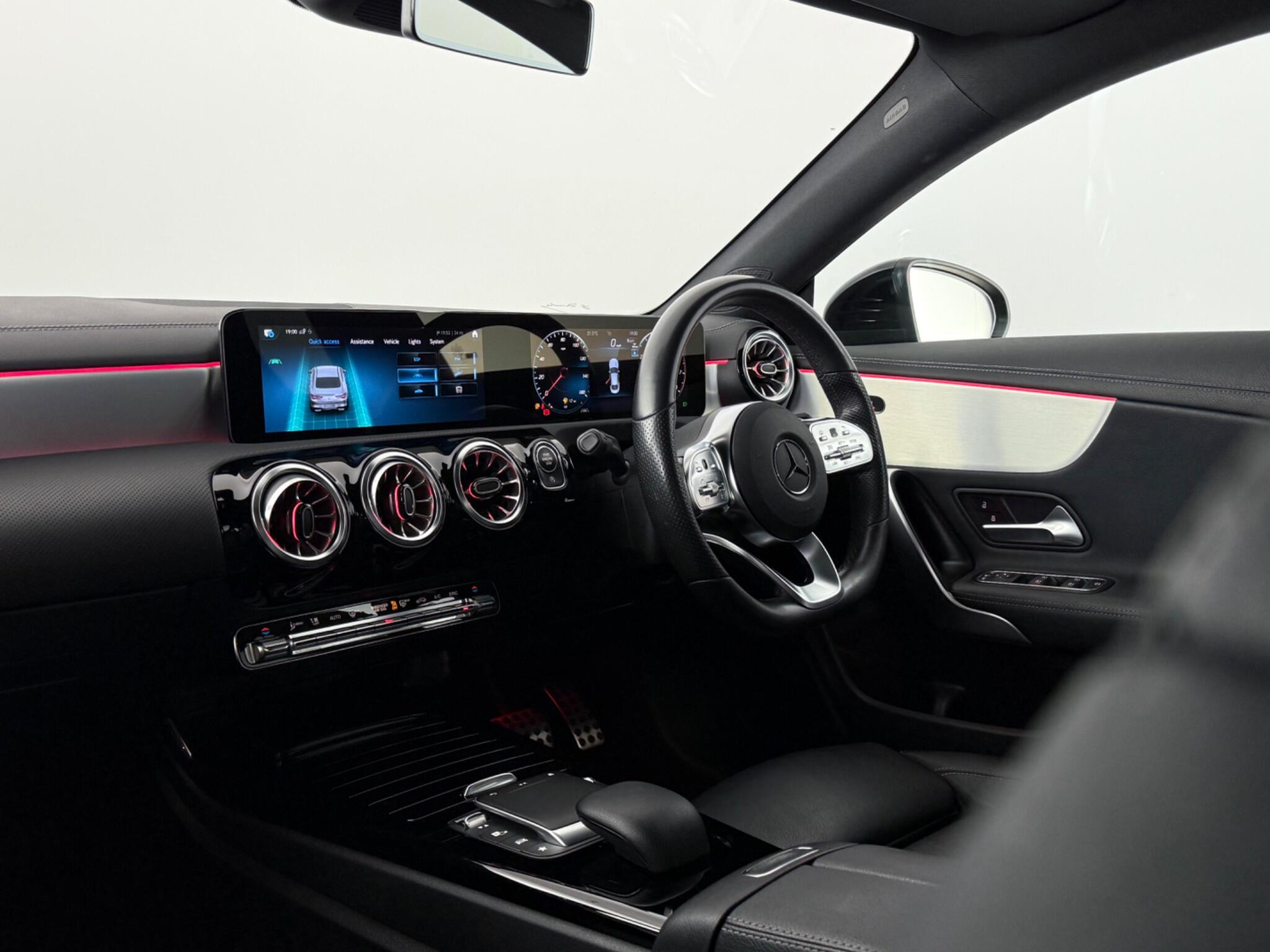 Mercedes-Benz Cla view 13