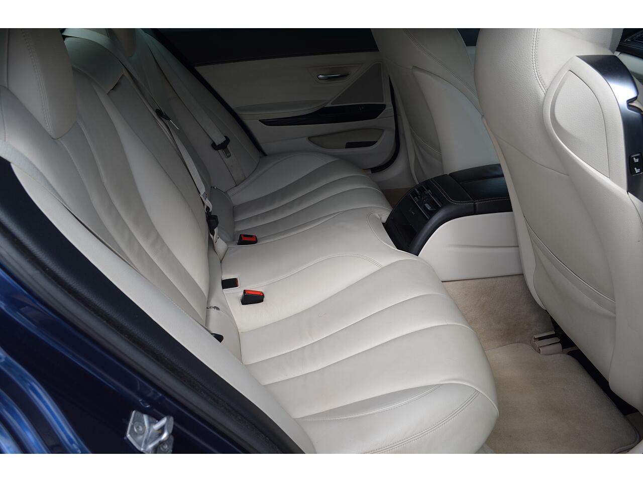 BMW 6 Series view 26