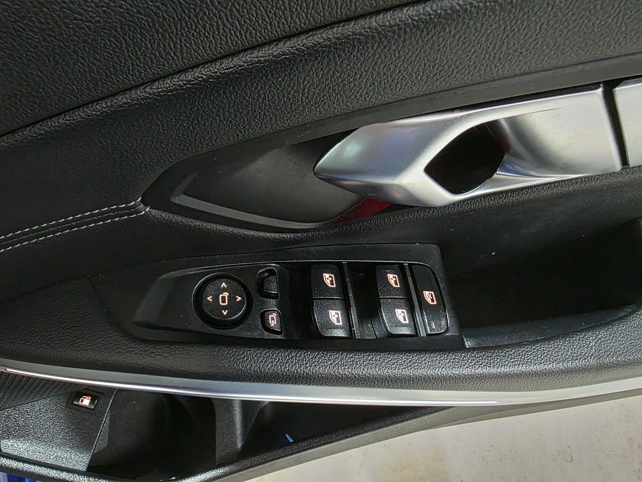BMW 3 Series view 15