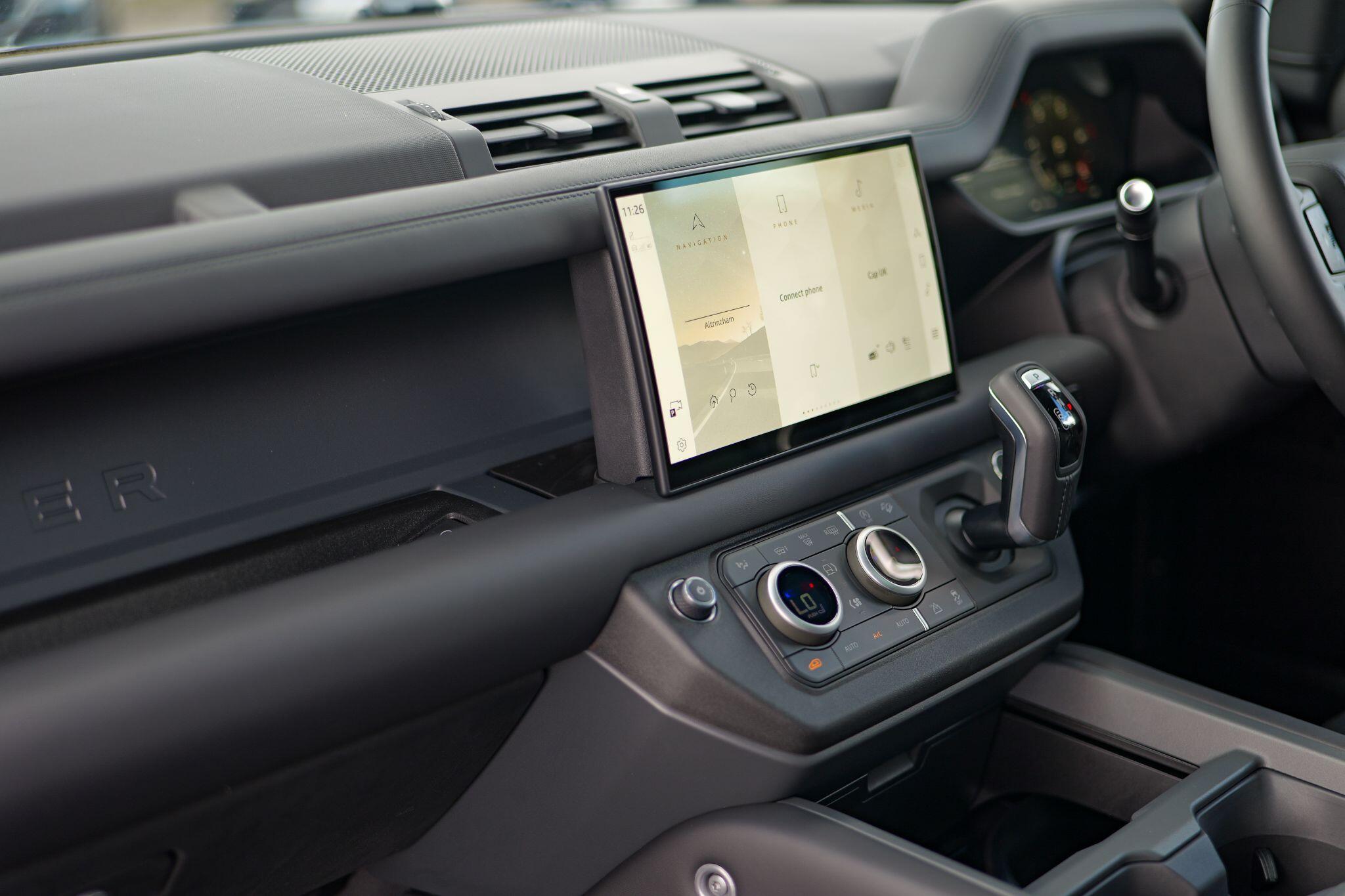 Land Rover Defender view 22