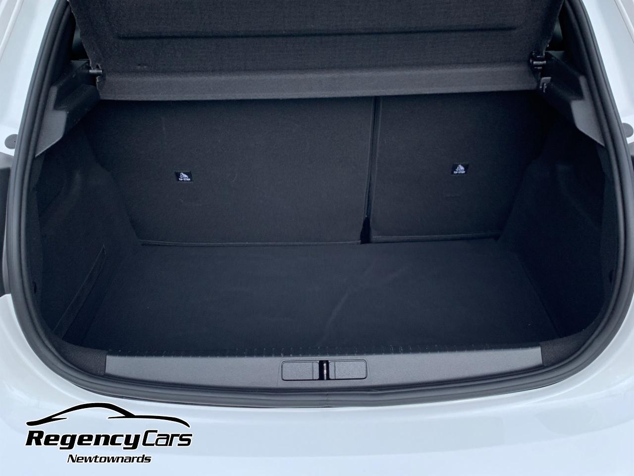 Peugeot 208 view 39