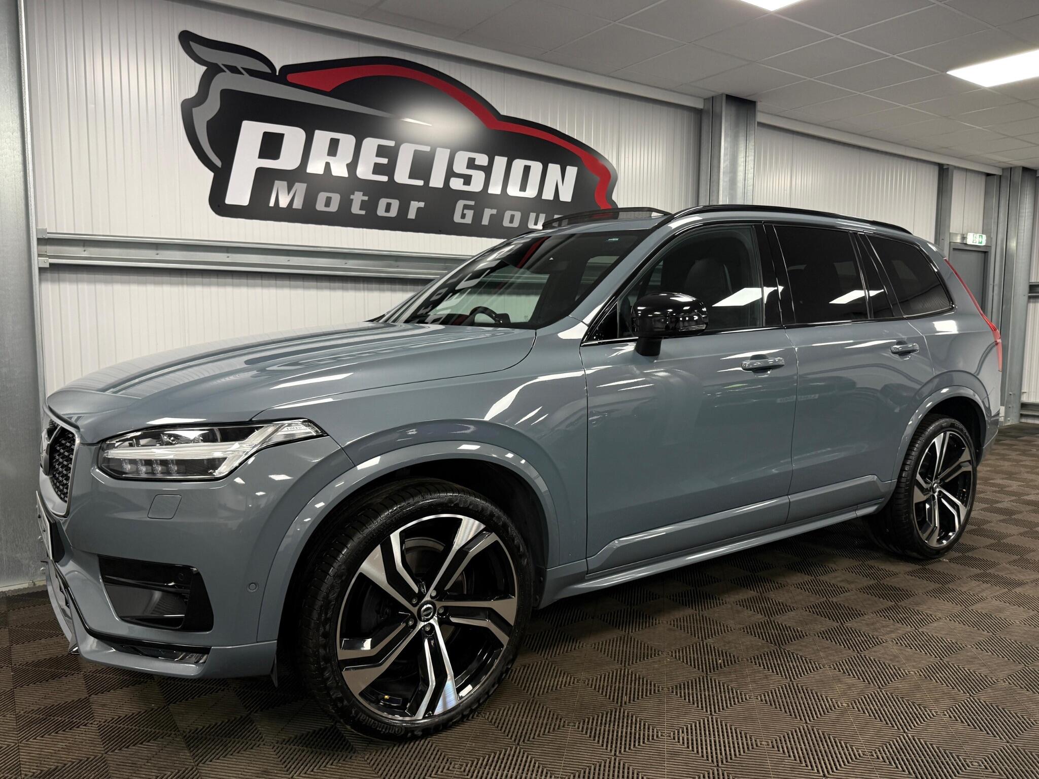 Volvo XC90 view 4
