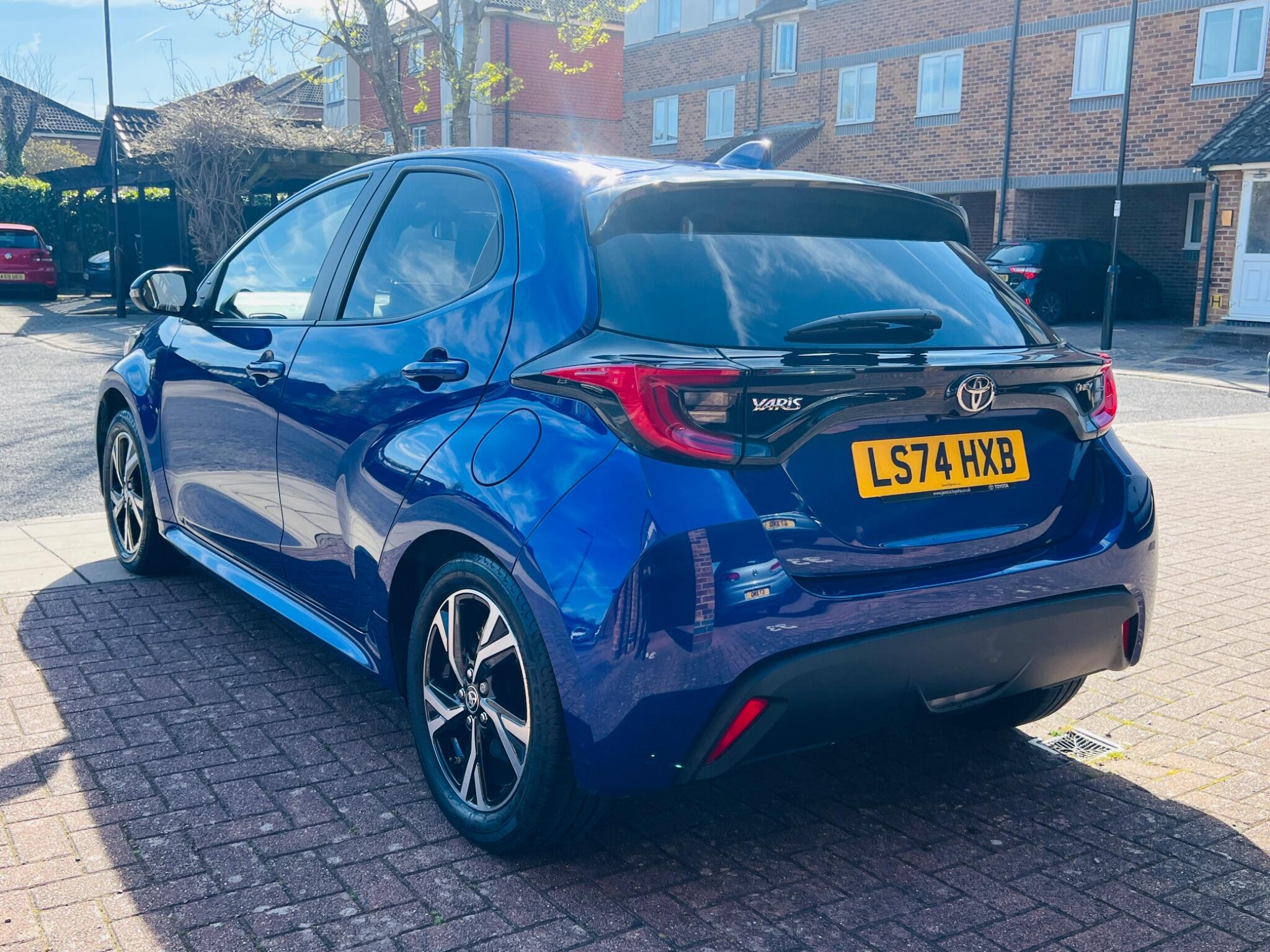 Toyota Yaris view 21