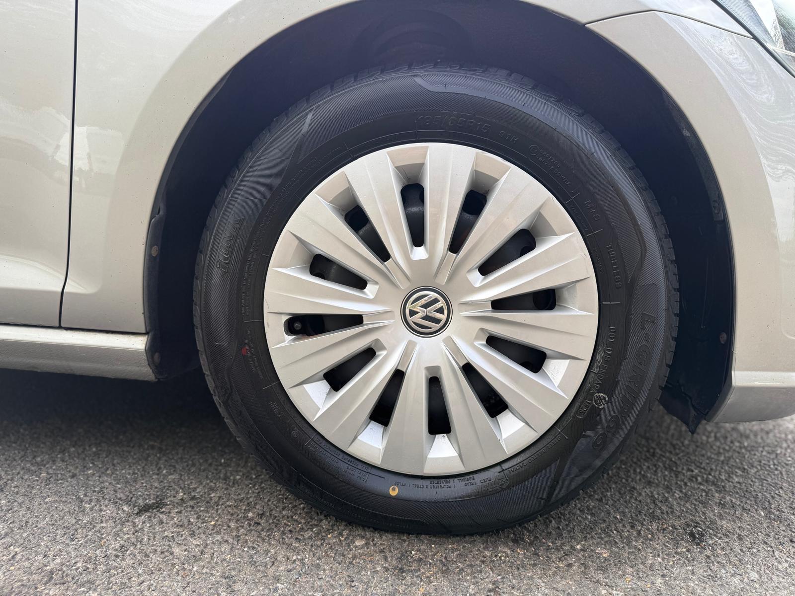 Volkswagen Golf view 56