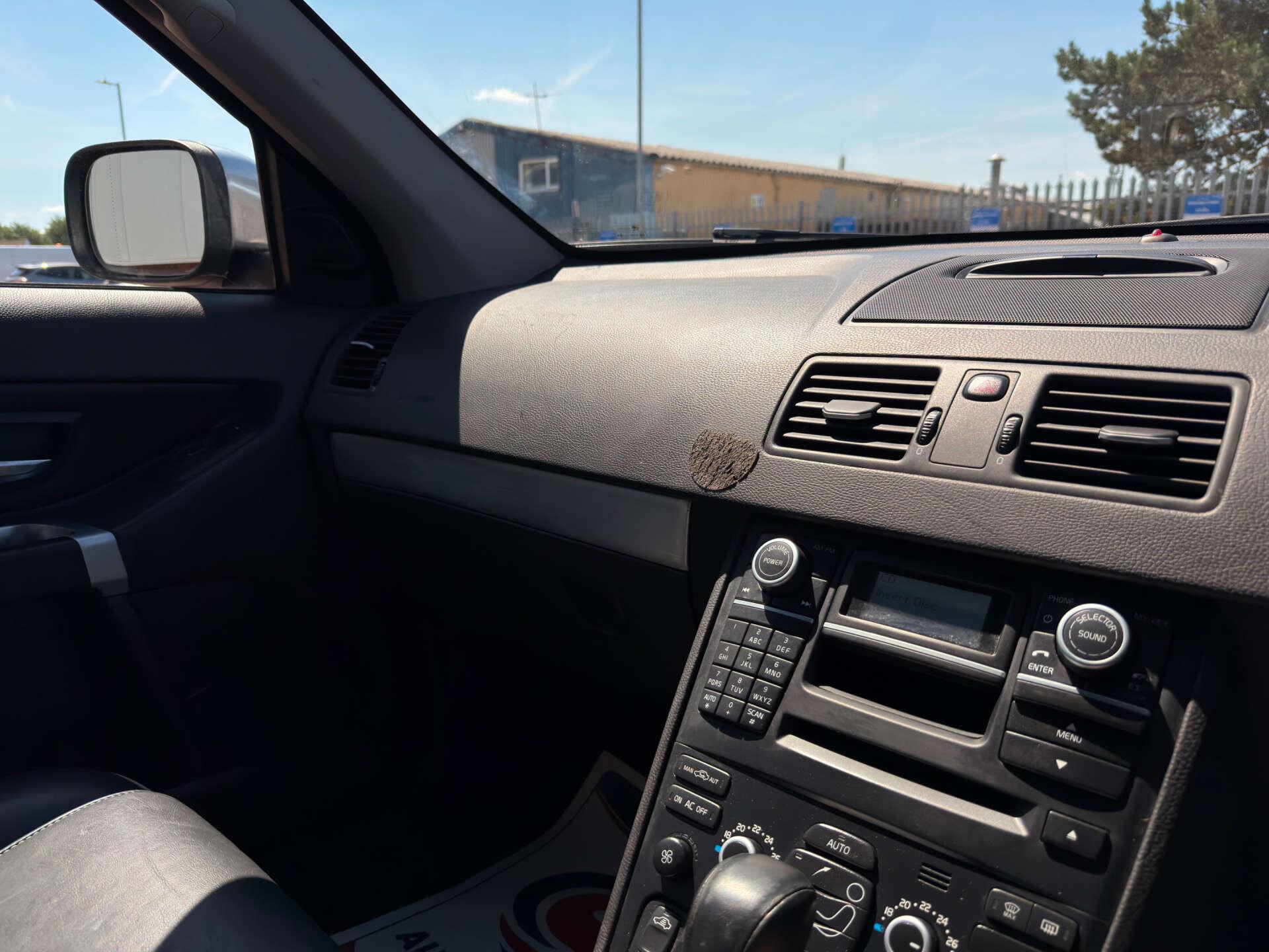 Volvo XC90 view 60