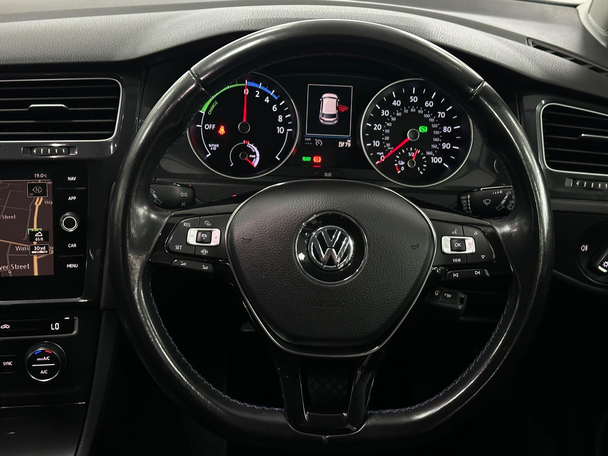 Volkswagen E-Golf view 18