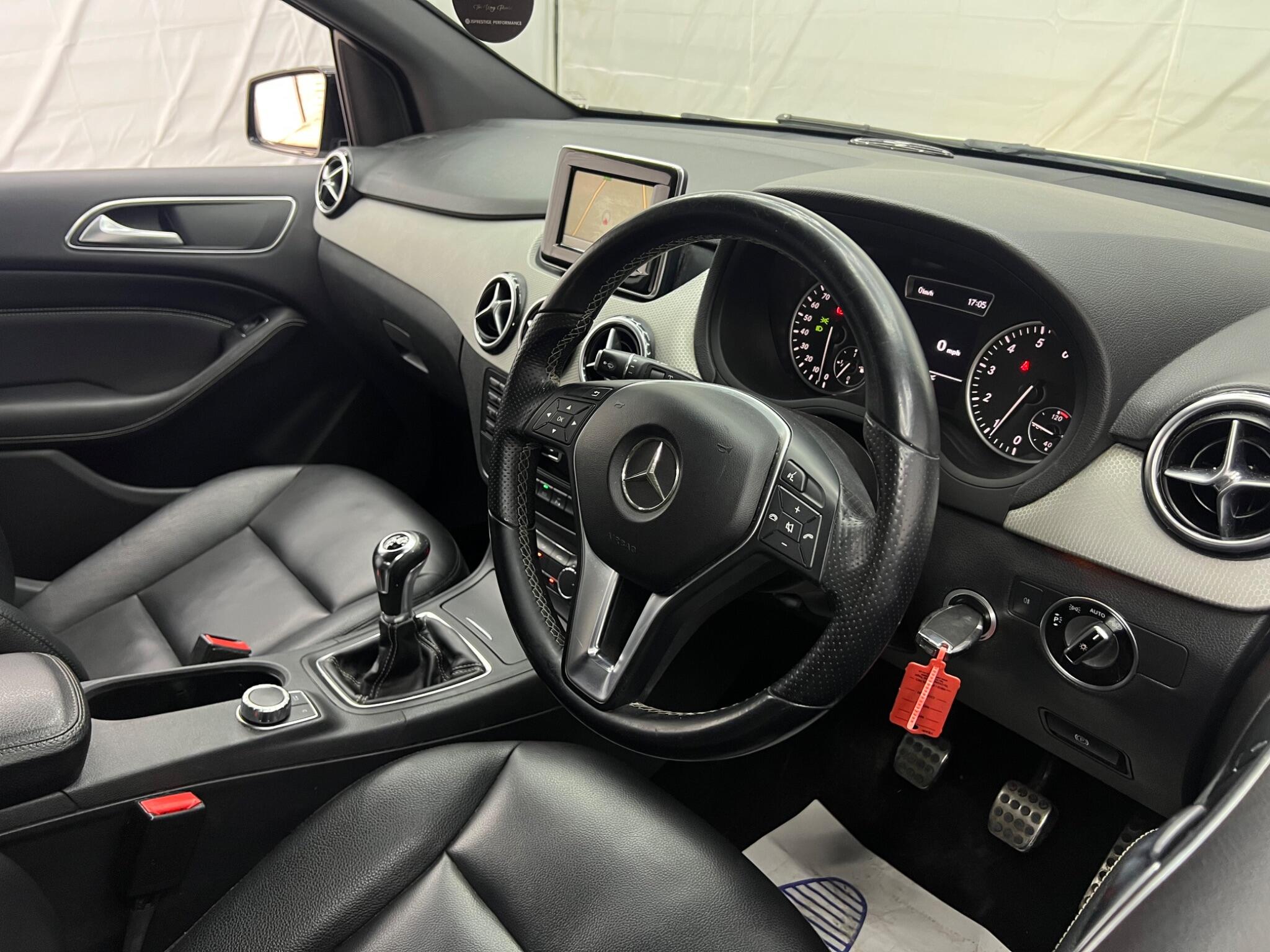 Mercedes-Benz B Class view 14