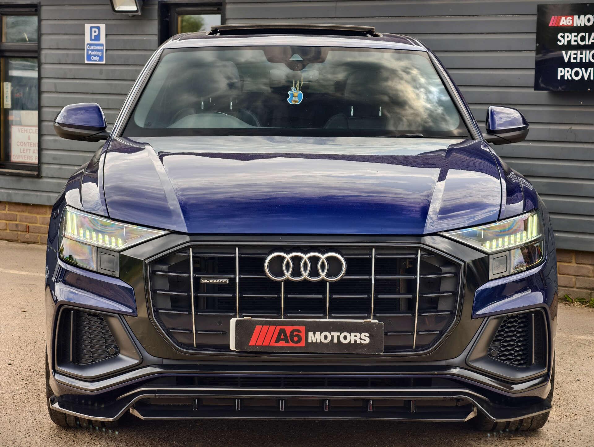 Audi Q8 view 5