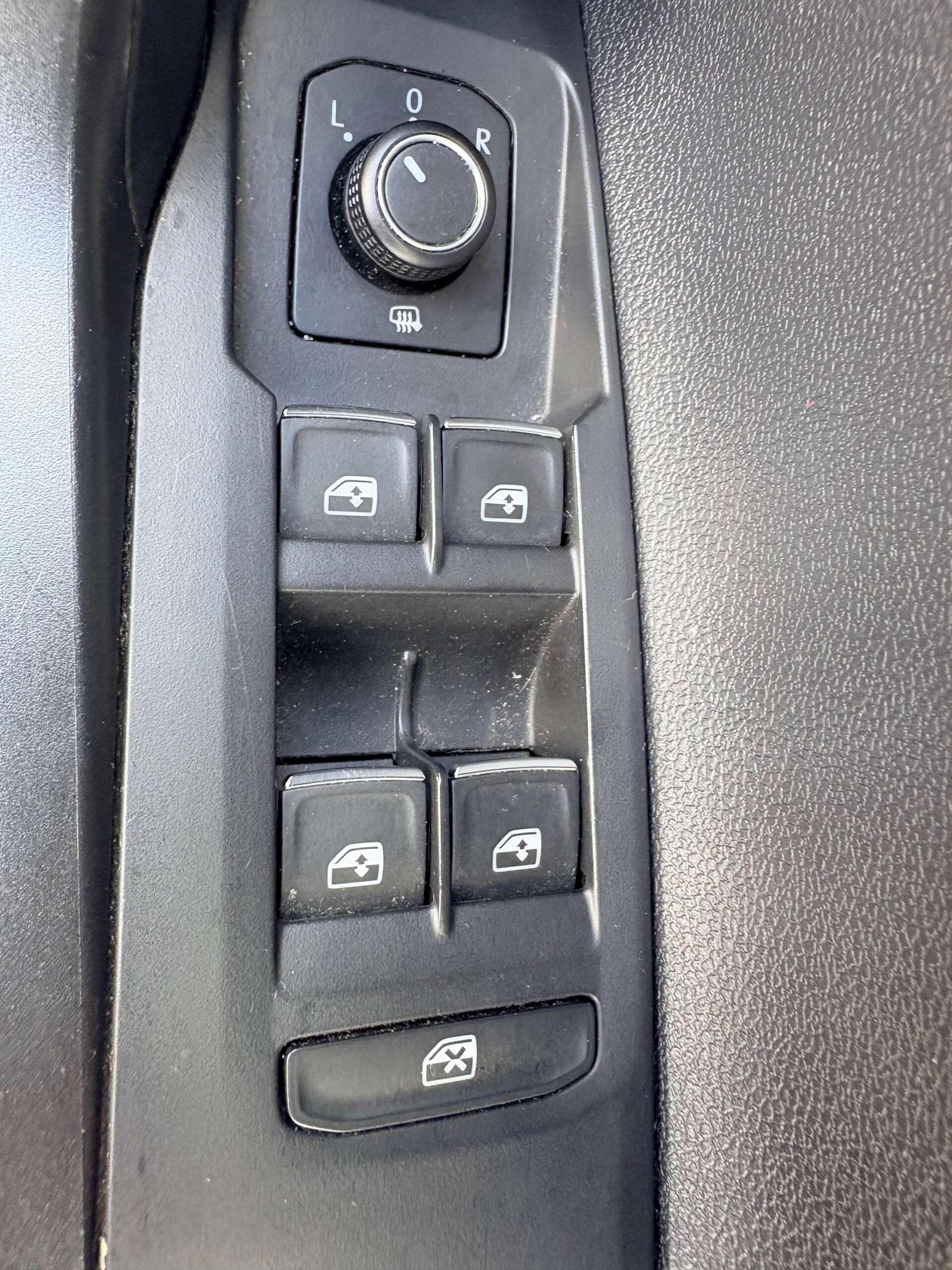 Volkswagen Polo view 28