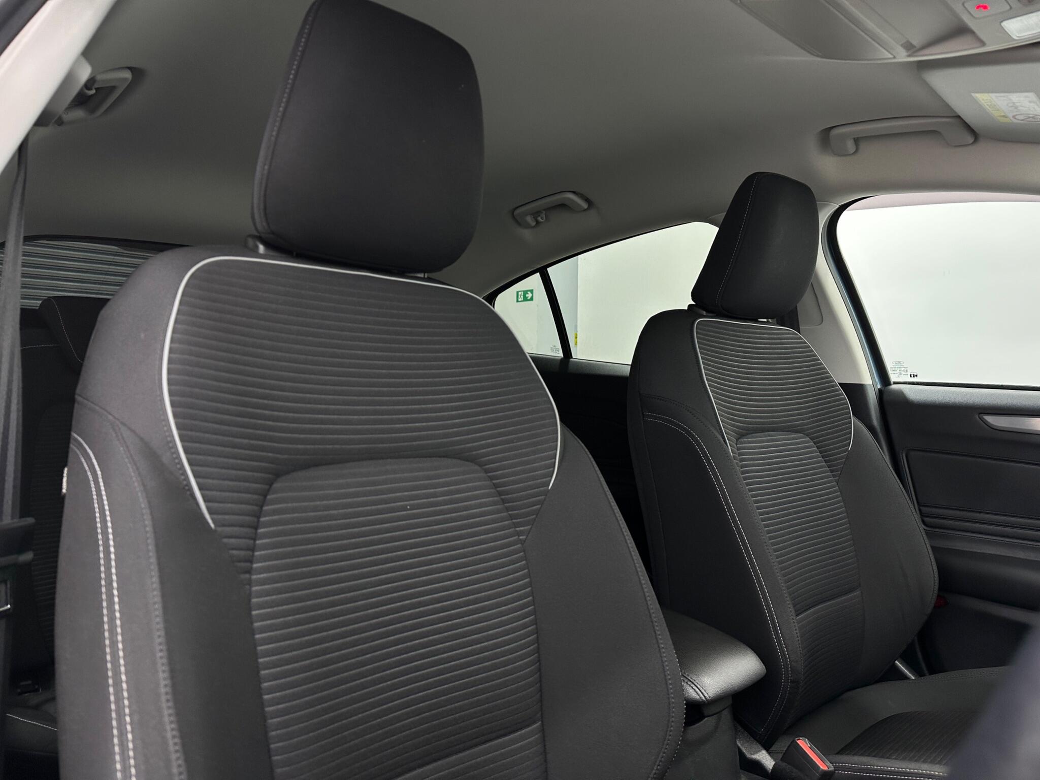 Ford Focus view 32