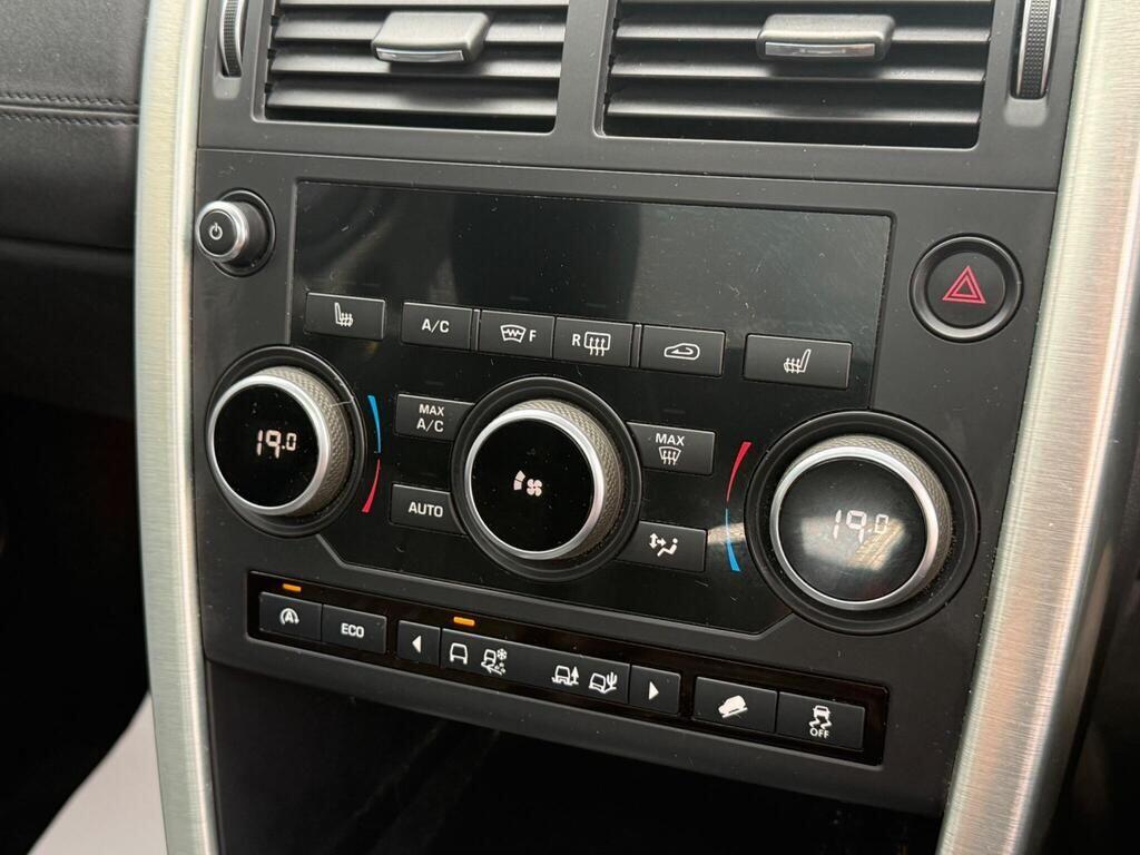Land Rover Discovery Sport view 36