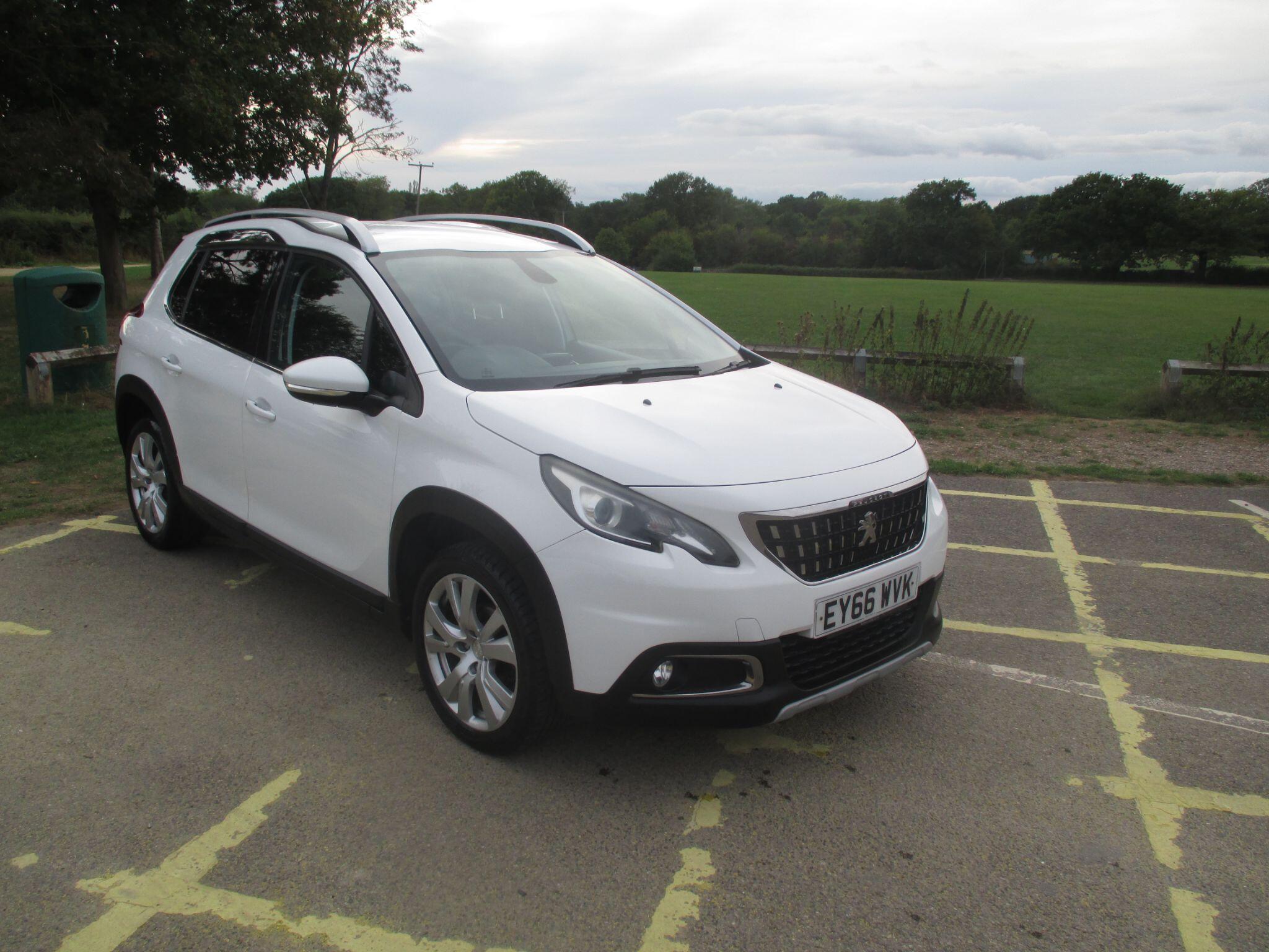 Peugeot 2008 view 5