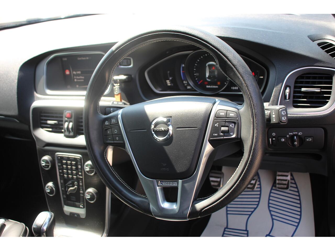 Volvo V40 view 13