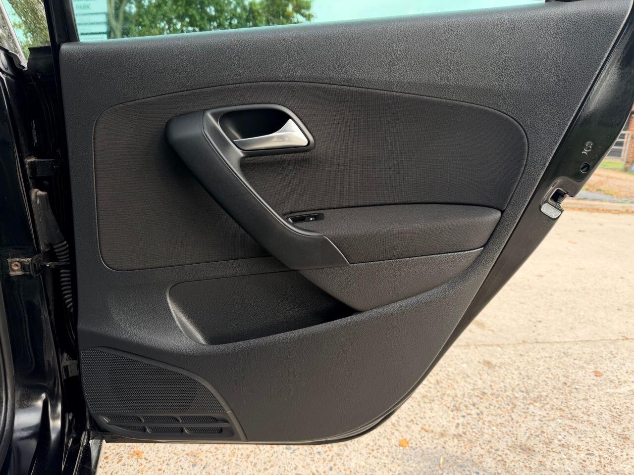 Volkswagen Polo view 20