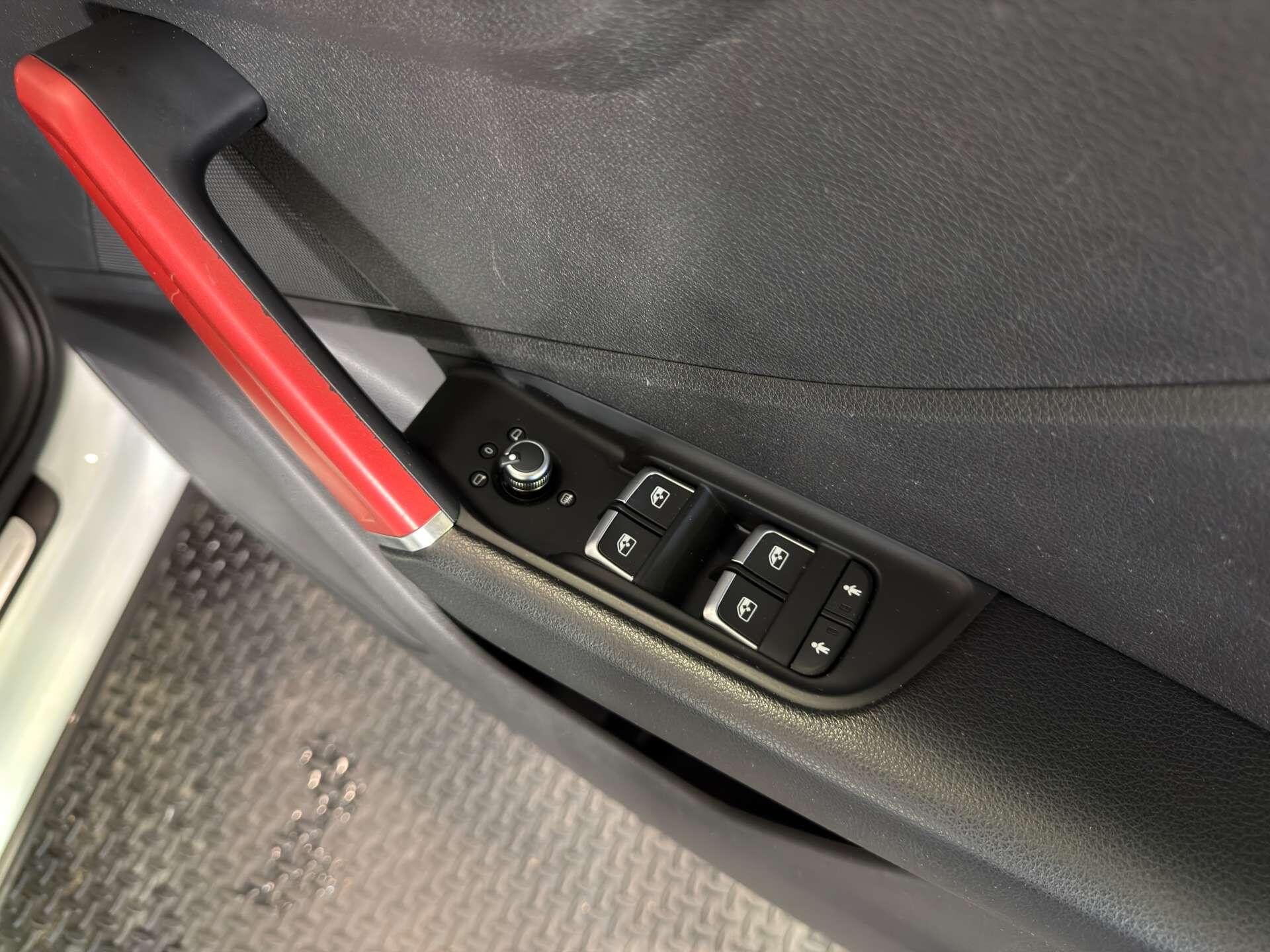 Audi Q2 view 20