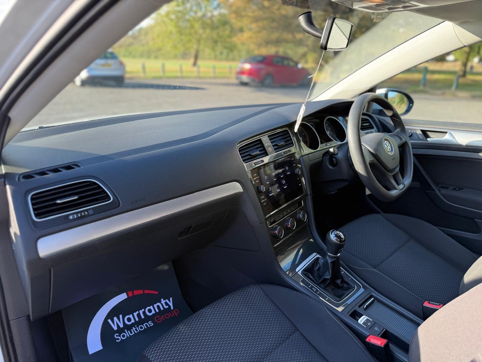 Volkswagen Golf view 21