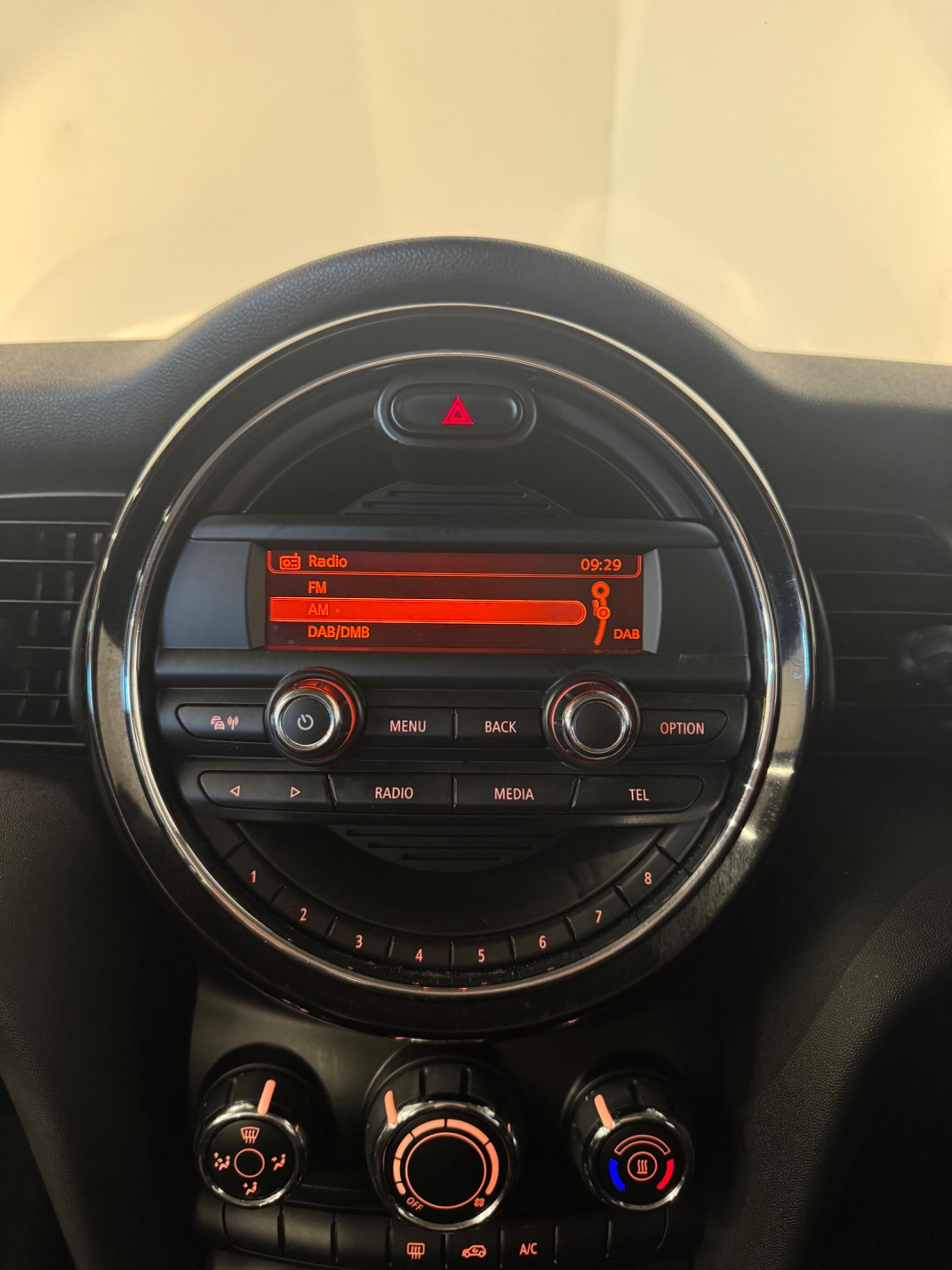 Mini Hatch view 20