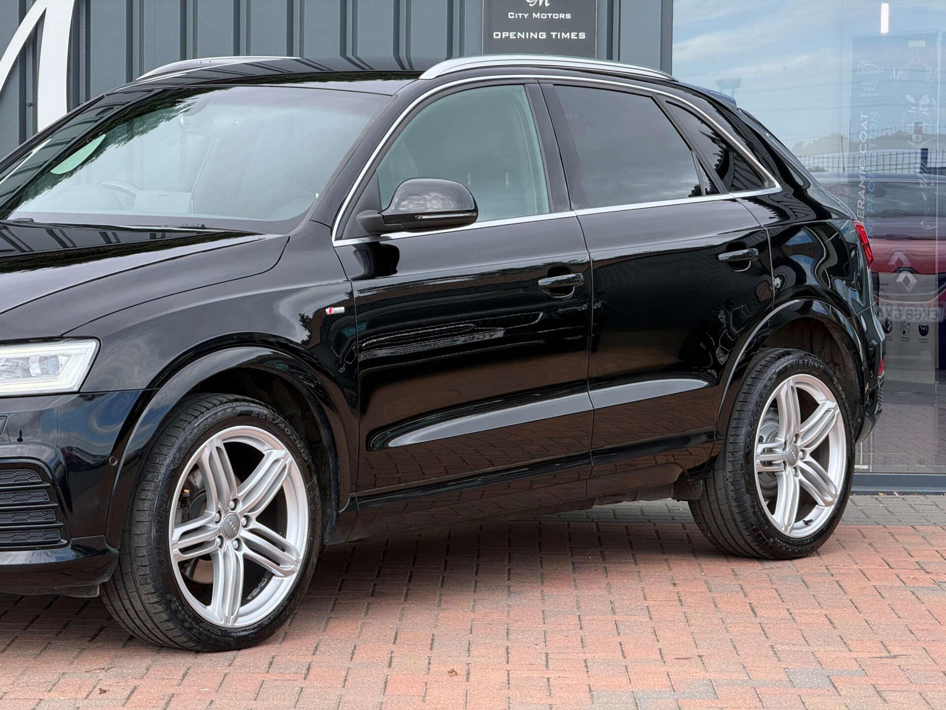 Audi Q3 view 3