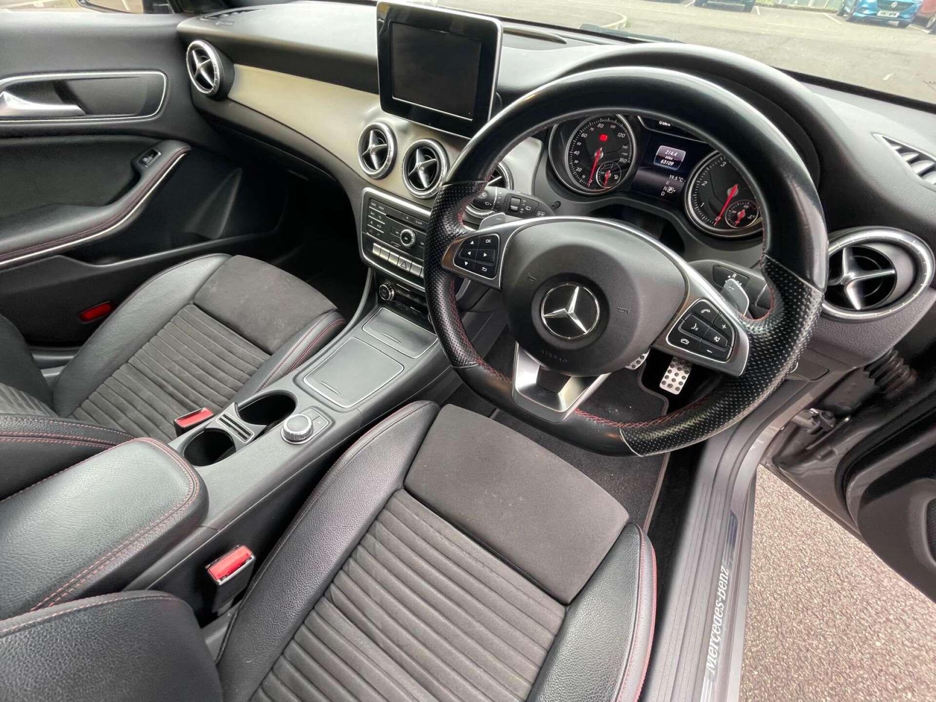 Mercedes-Benz Cla view 22