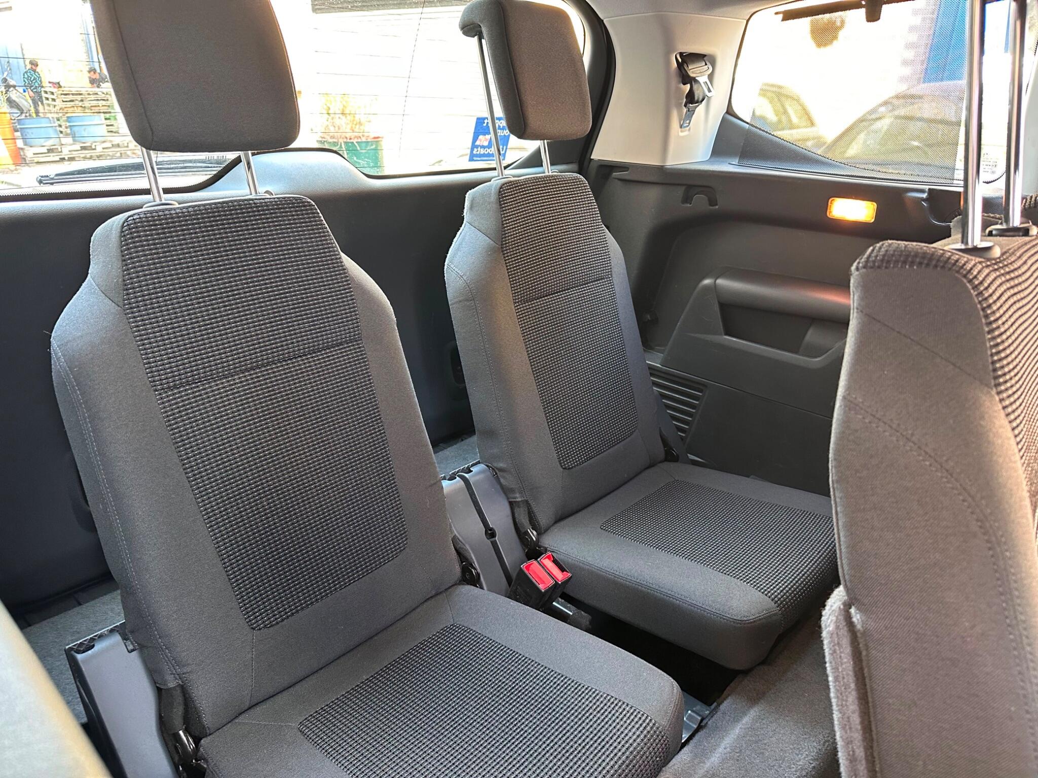 Peugeot 5008 view 19