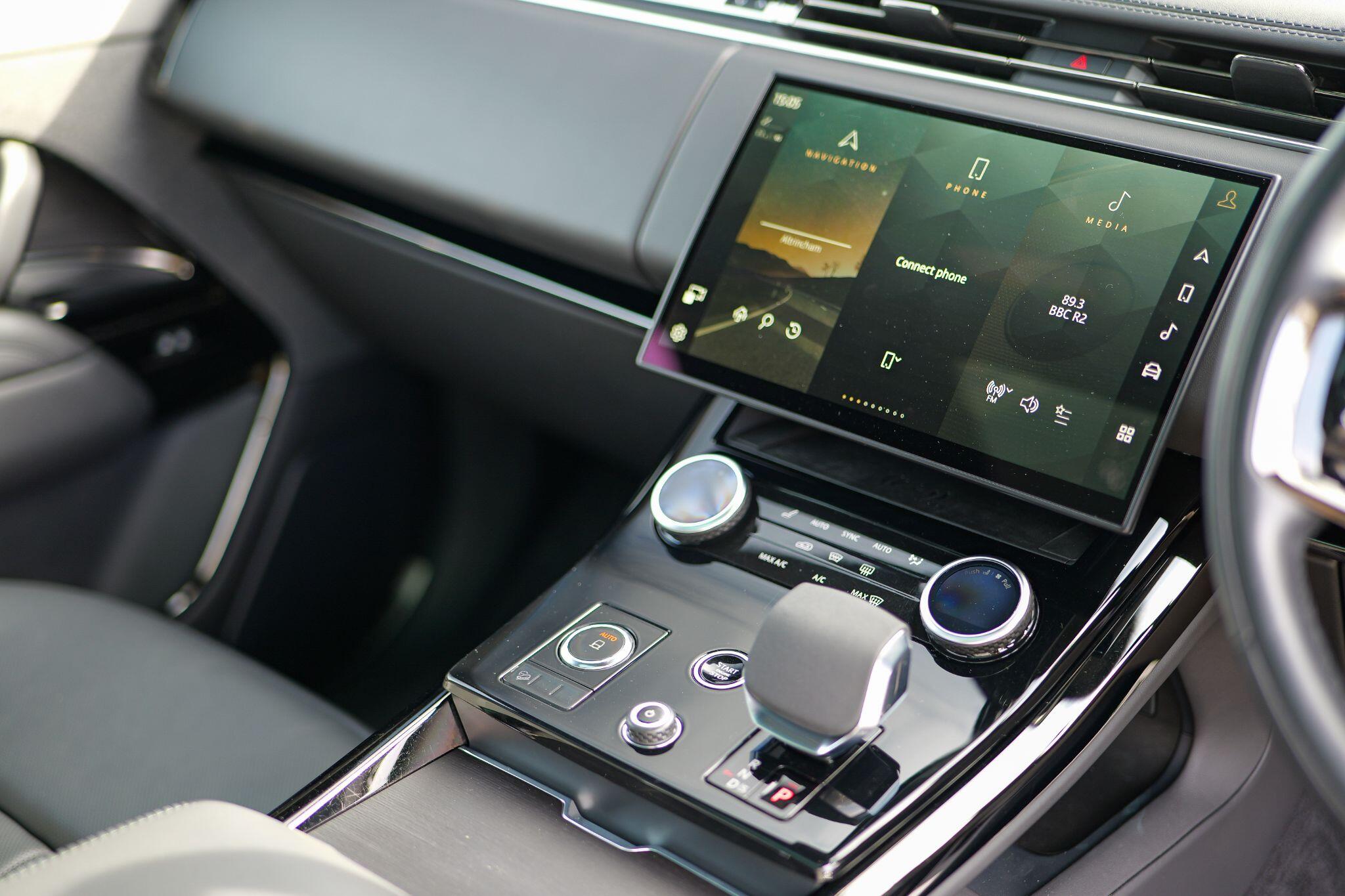 Land Rover Range Rover Sport view 16