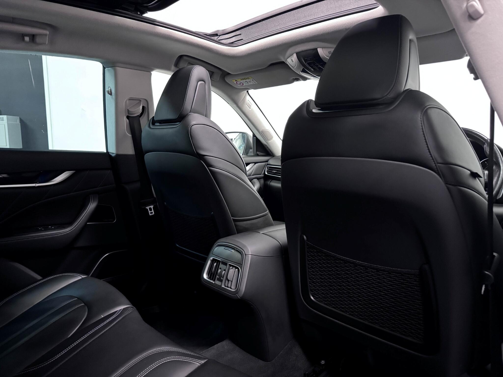 Maserati Levante view 28